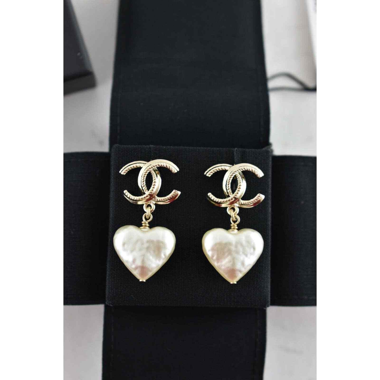 Chanel Chanel Gold Heart Pearly White Drop Statement Earrings Size ONE SIZE - 6 Thumbnail