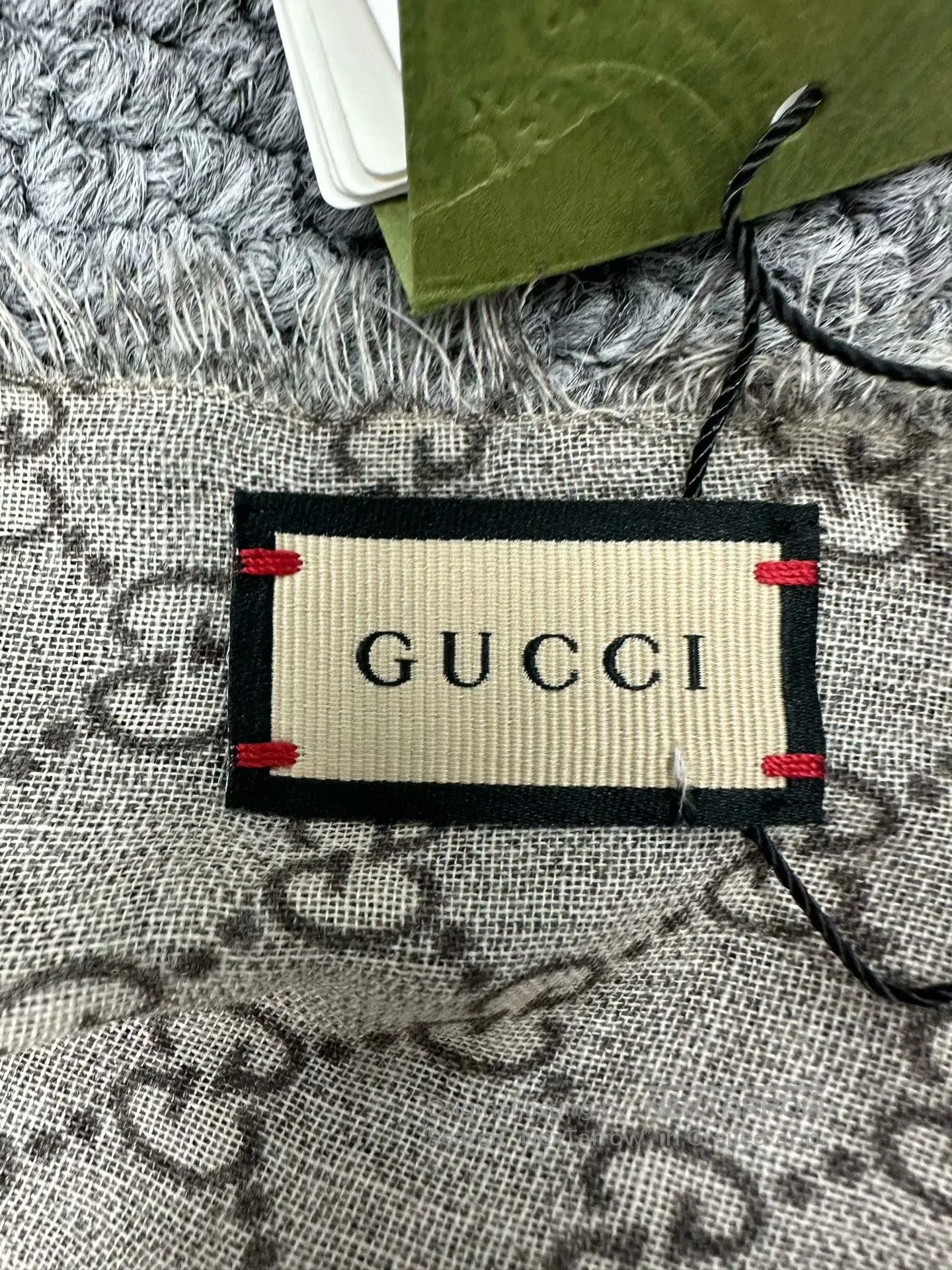 Gucci Guicci Red and Green Striped Monogram All-over Print Scarf Size ONE SIZE - 3 Thumbnail