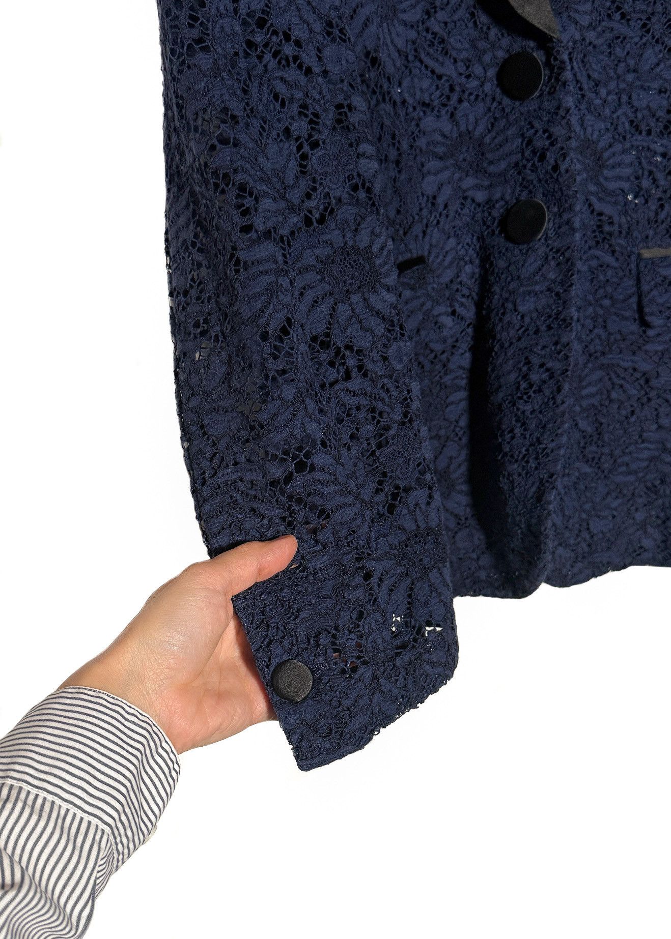 Gucci Gucci Navy Blue Lace Satin Tuxedo Lapel Blazer Size M / US 6-8 / IT 42-44 - 6 Thumbnail