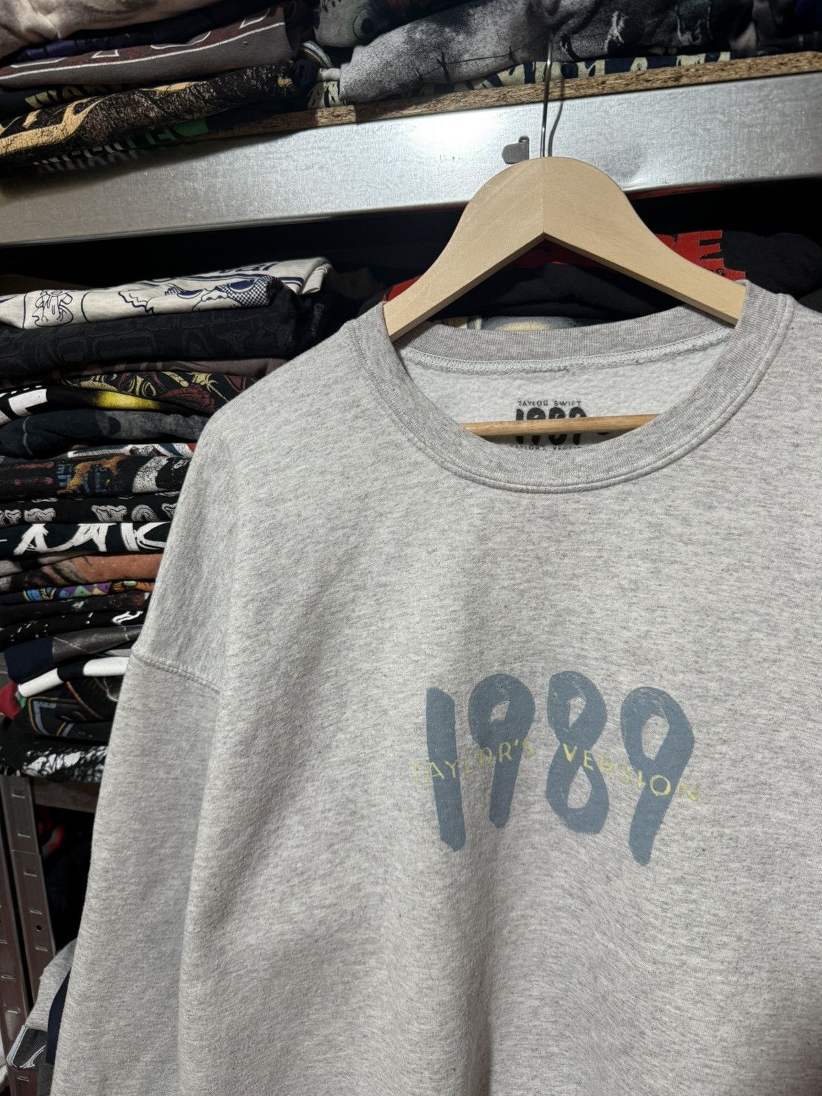 Band Tees Taylor Swift Taylor Version 1989 Sweatshirt 3XL Y2K HYPE Size US XXL / EU 58 / 5 - 3 Thumbnail