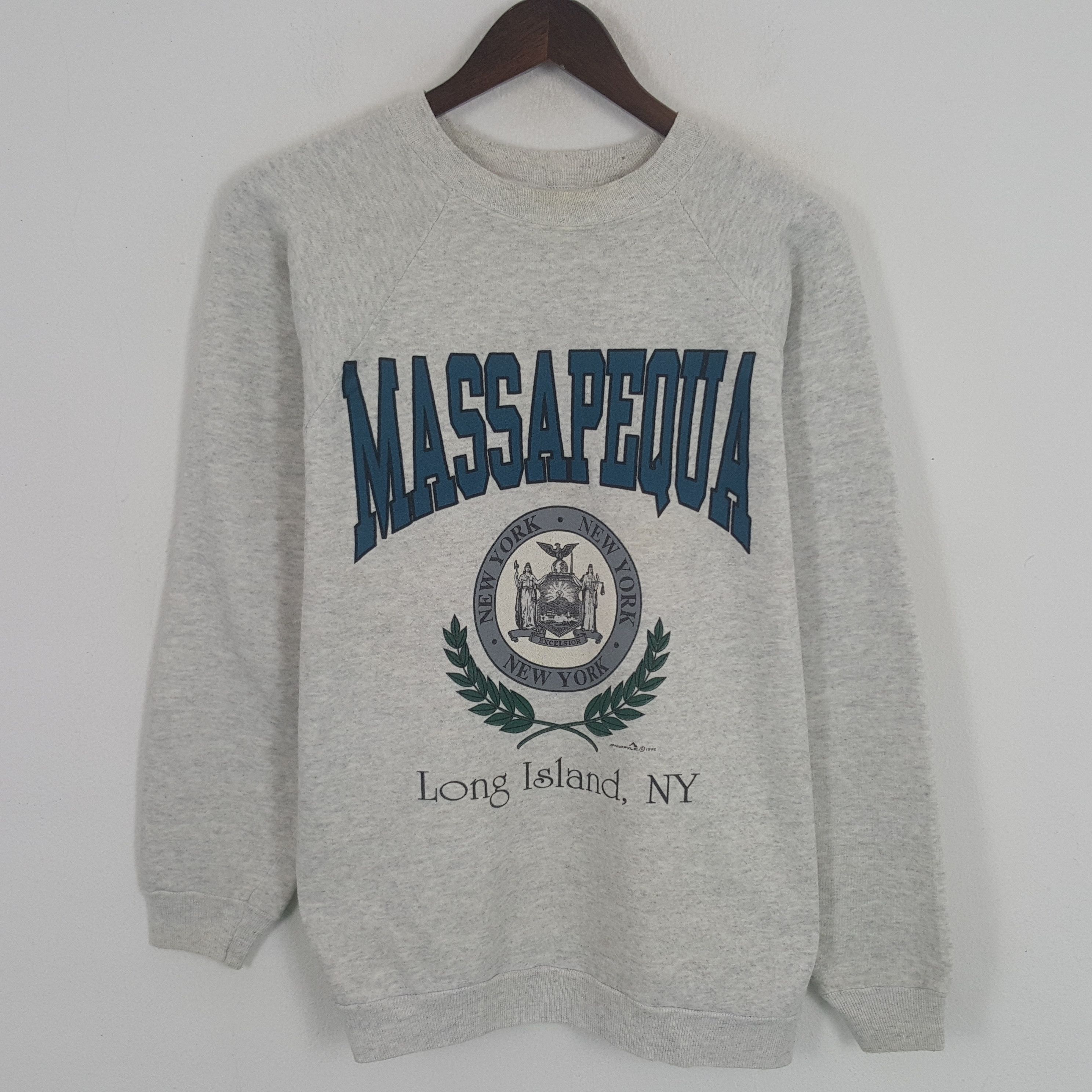 Vintage Vintage Massapequa New York Sweatshirt Size US L / EU 52-54 / 3 - 1 Thumbnail