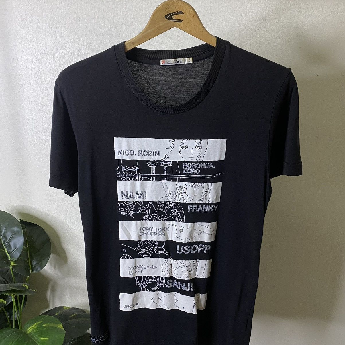 Anime × Japanese Brand × One Piece Uniqlo UT Manga Series x Anime One Piece Collaboration Tee Size US S / EU 44-46 / 1 - 2 Thumbnail