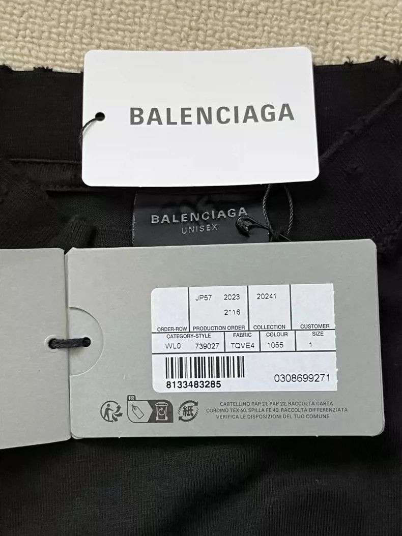 Balenciaga Balenciaga Round Neck Chest Disc Long Sleeve T-Shirt Regul Size US S / EU 44-46 / 1 - 4 Thumbnail
