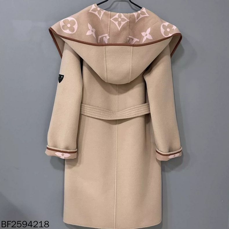 Louis Vuitton Louis Vuitton Monogram Bathrobe Coat- Size M / US 6-8 / IT 42-44 - 4 Thumbnail