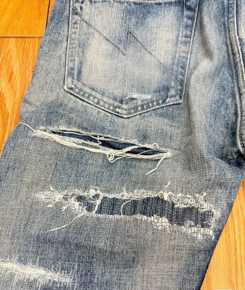 Neighborhood Neighborhood size M Cut Patch Bull King Denim Jeans Size US 27 - 5 Thumbnail