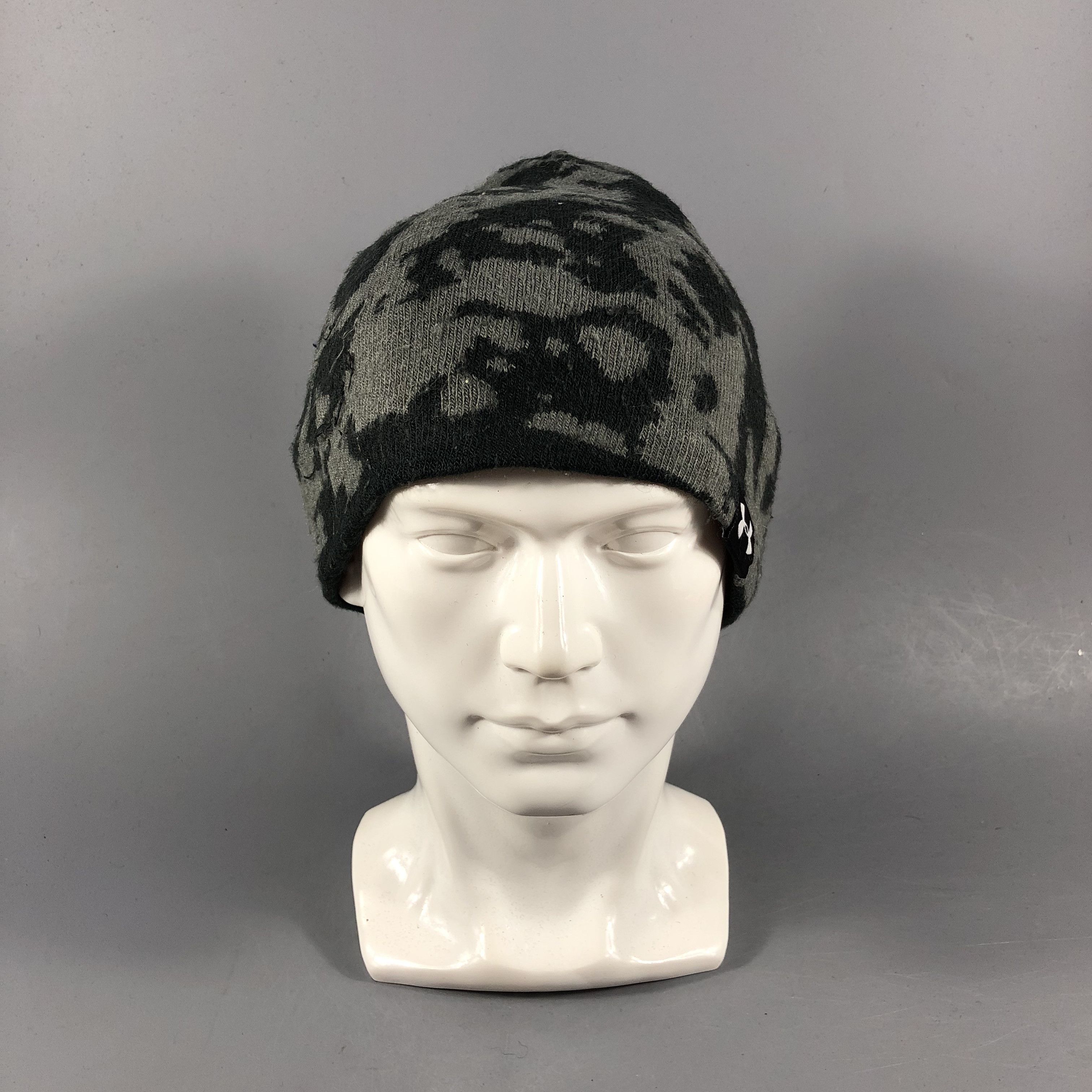 Under Armour Camouflage Beanie Snowcap Snow Hat B1017
