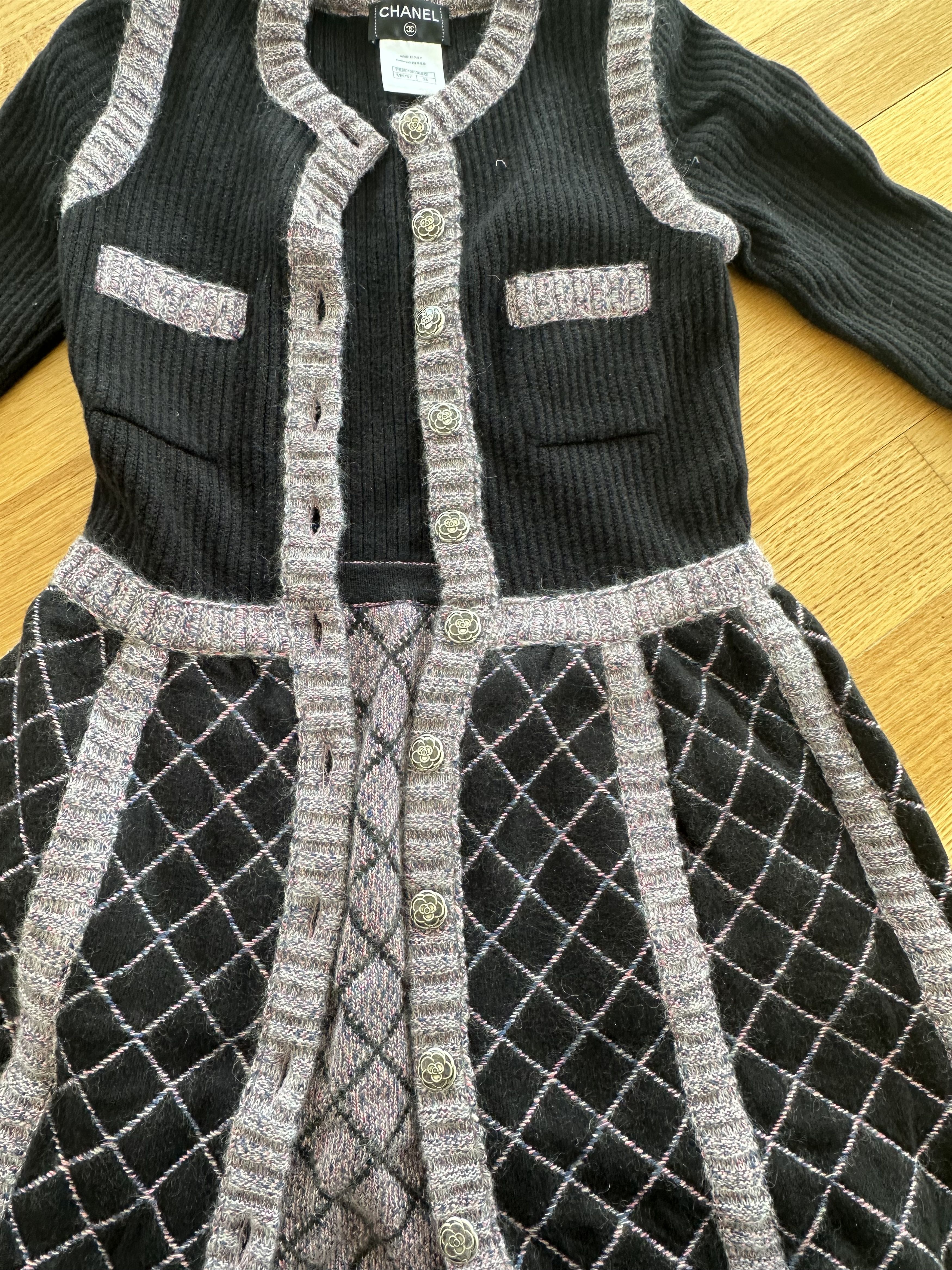 Chanel Chanel CC Button Knit cardigan Dress Size XXS / US 00 / IT 34 - 3 Thumbnail