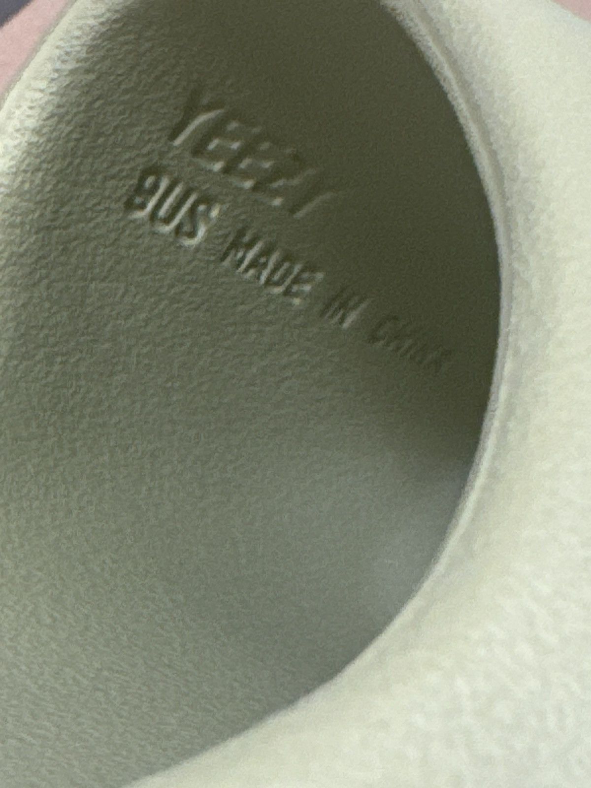 Yeezy Yeezy slide resin Size US 9 / EU 42 - 8 Thumbnail