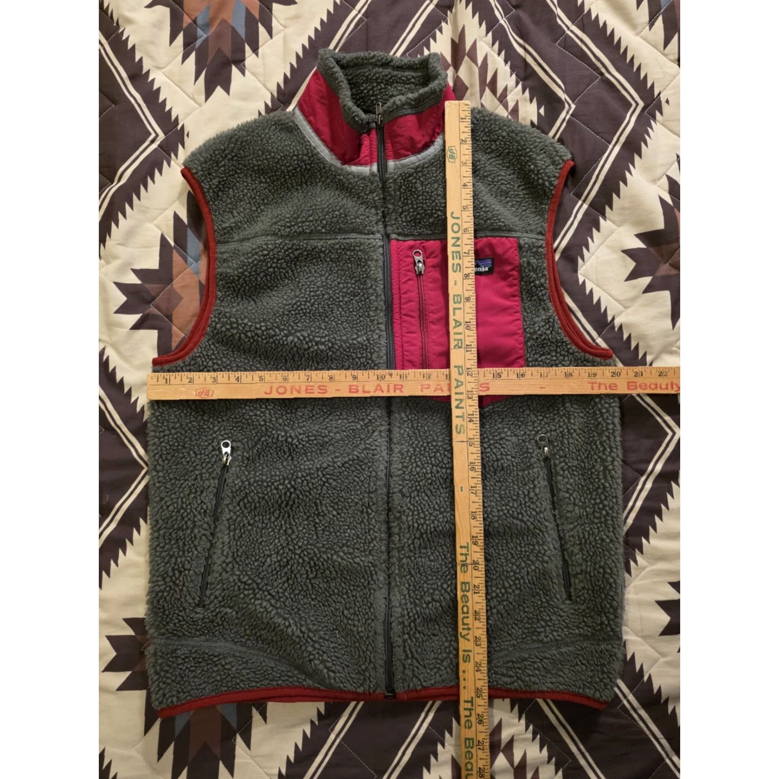 Patagonia Patagonia Vest Main Selling Point: Classic Retro-X Deep Pile Fleece Vest Dark Gray Red Trim Mens M Size US M / EU 48-50 / 2 - 6 Thumbnail