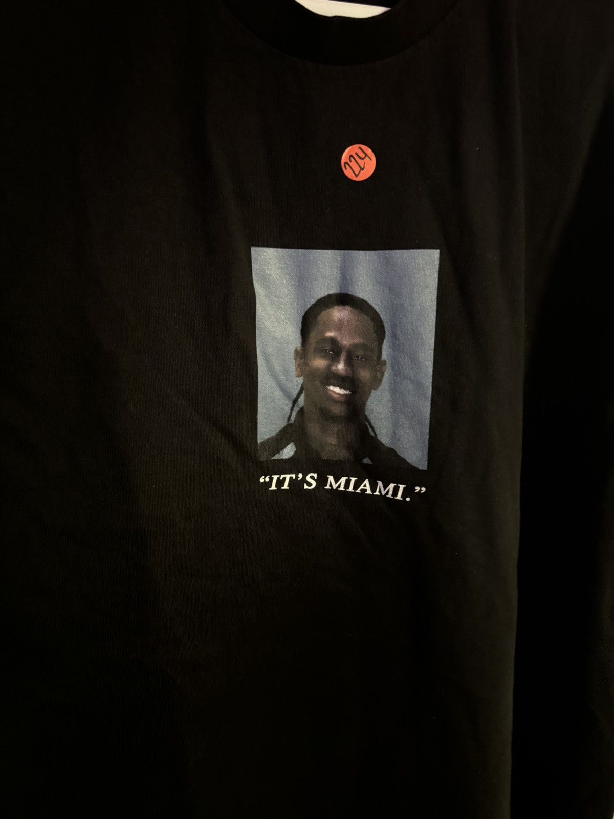 Travis Scott Travis Scott "It's Miami" Mugshot T-Shirt Black Rare Size US XL / EU 56 / 4 - 2 Thumbnail