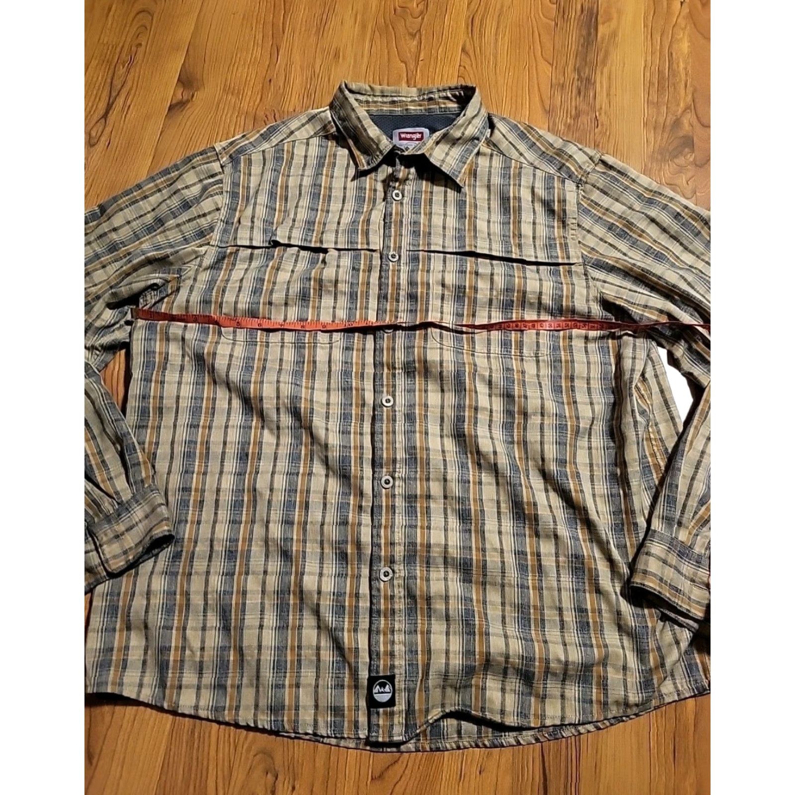 Wrangler Wrangler Outdoor Series XL Shirt Tan Plaid Long Sleeve Button-Up with Pockets Mens XL Tan Plaid Outdoor Series Shirt Size US XL / EU 56 / 4 - 2 Thumbnail