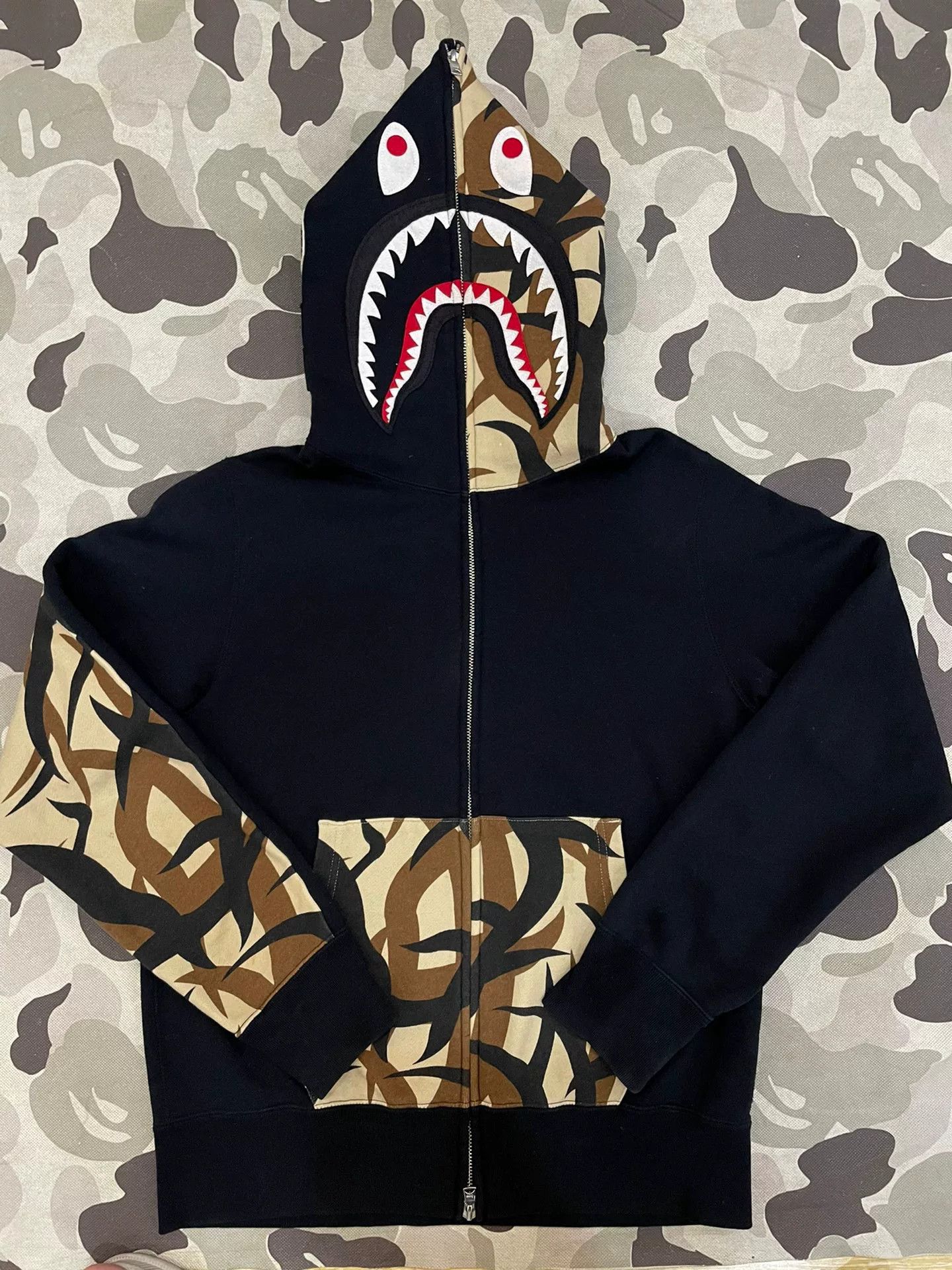 Bape Bape Shark Sweatshirt Pullover Size US M / EU 48-50 / 2 - 1 Thumbnail