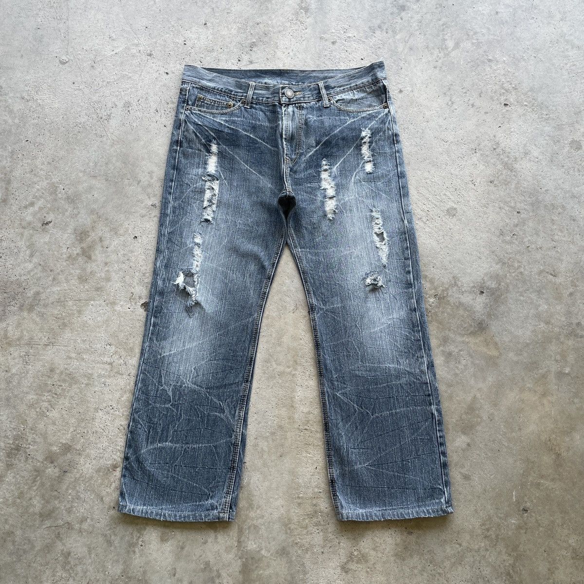 Japanese Brand Vintage Japanese Jeans Distressed Faded Denim Pants W36x27 Size US 36 / EU 52 - 1 Thumbnail