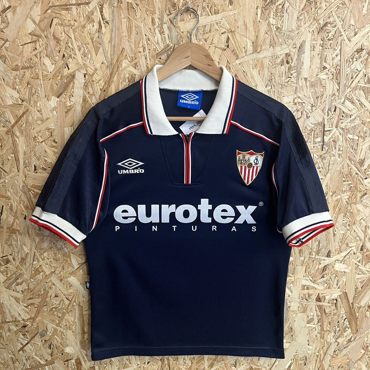 Umbro Vintage Sevilla FC 1999-01 Third Umbro Football Jersey Shirt Size US S / EU 44-46 / 1 - 1 Thumbnail