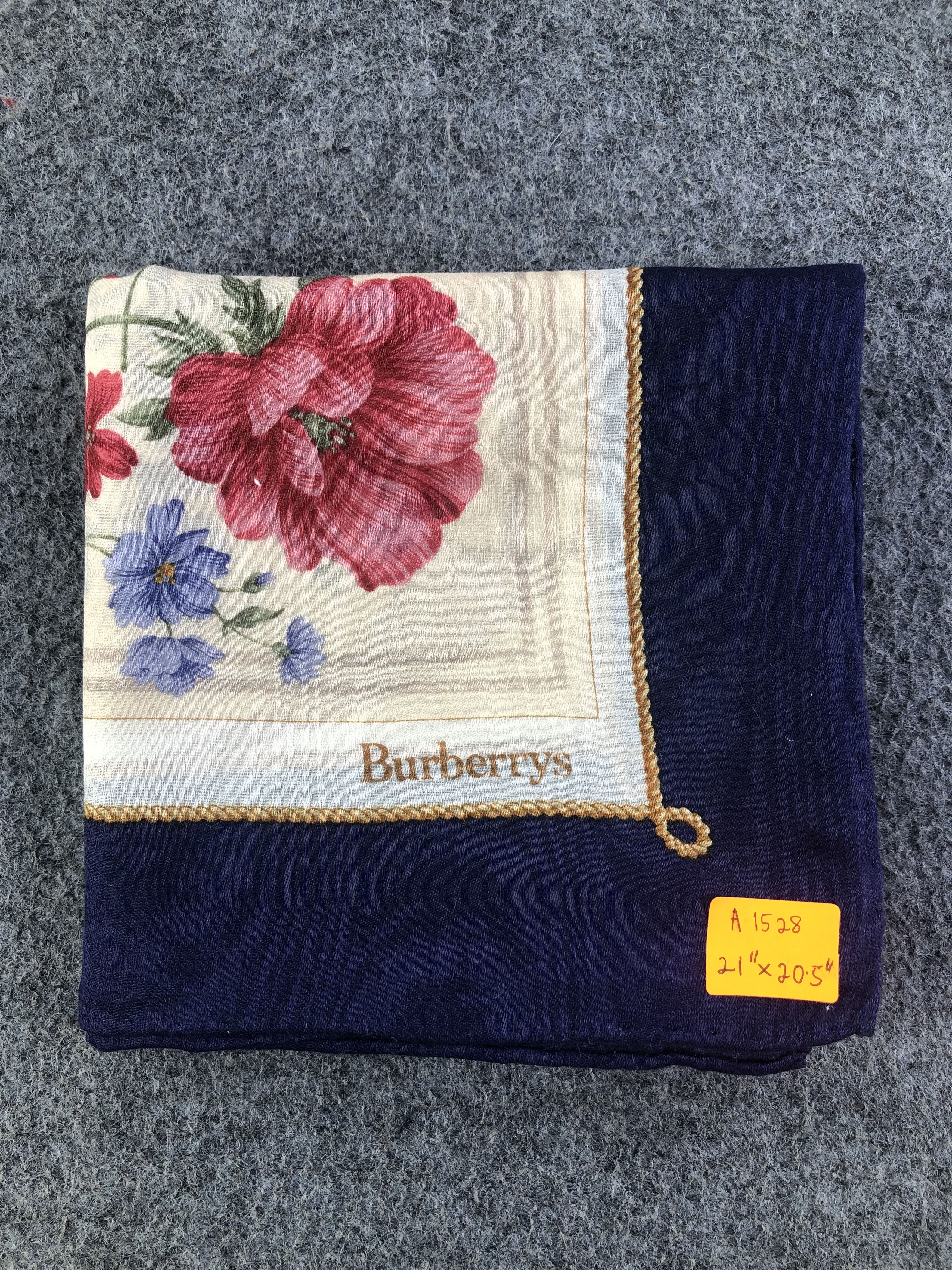 Burberry Burberrys Handkerchief / Bandana / Neckerchief Size ONE SIZE - 6 Thumbnail