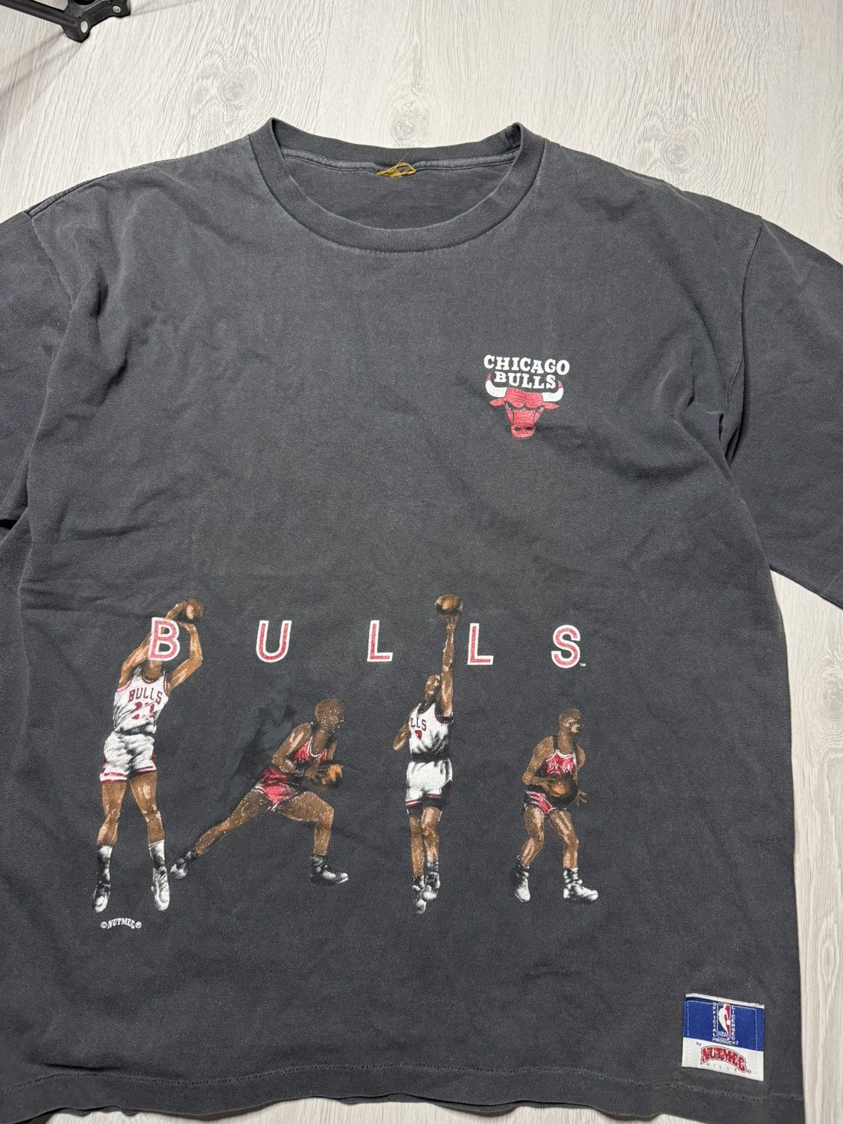 Nutmeg Real Vintage Nutmeg Chicago Bulls Triple Threat Tee Size US XL / EU 56 / 4 - 3 Thumbnail