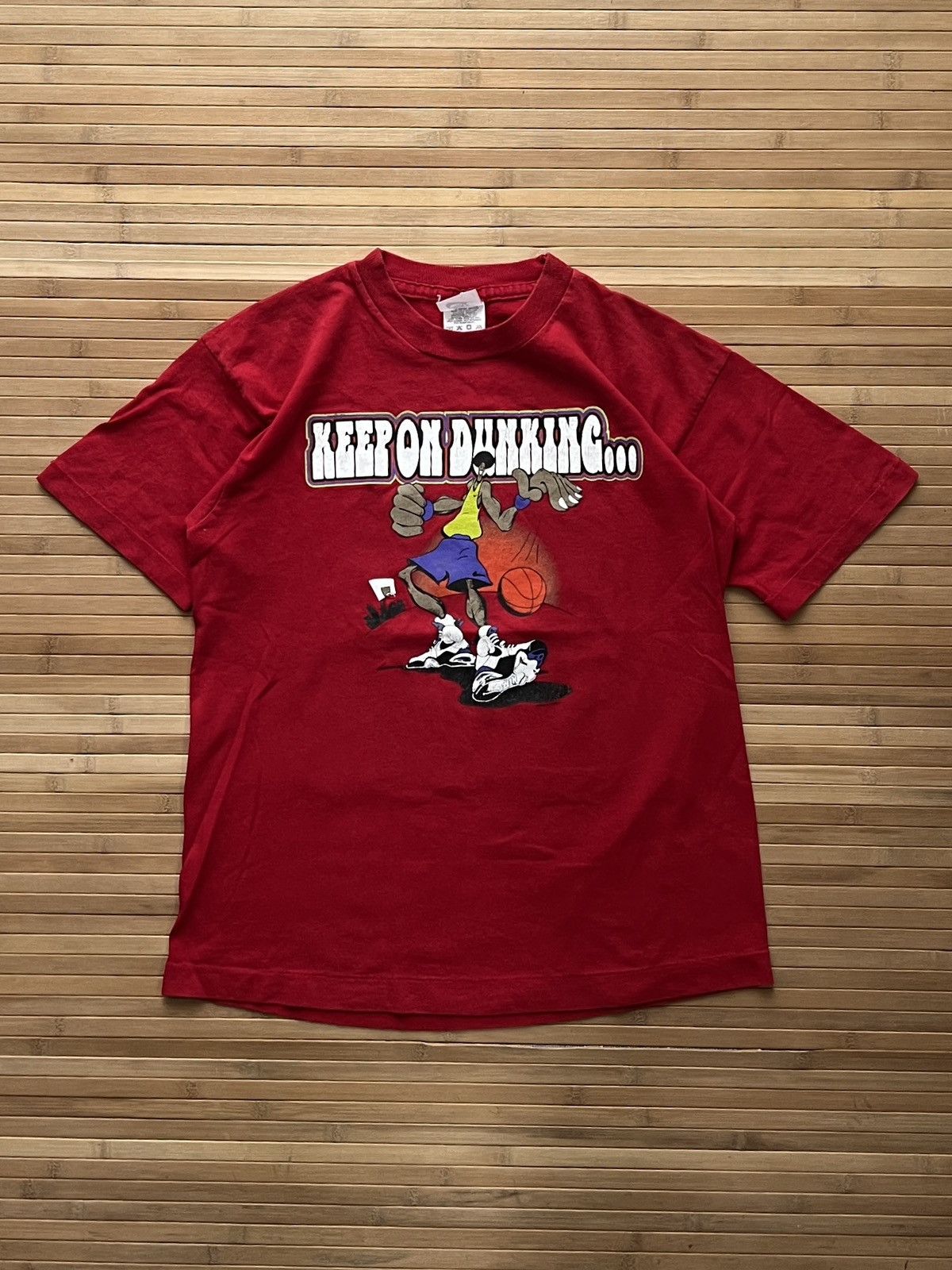 Nike 90s Nike Keep Em Dunking Tshirt Size US S / EU 44-46 / 1 - 1 Thumbnail