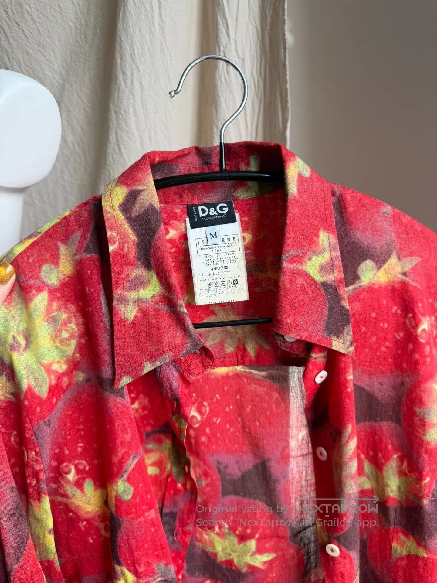 Dolce & Gabbana D&G Italian Strawberry Print Shirt. Size M / US 6-8 / IT 42-44 - 7 Thumbnail