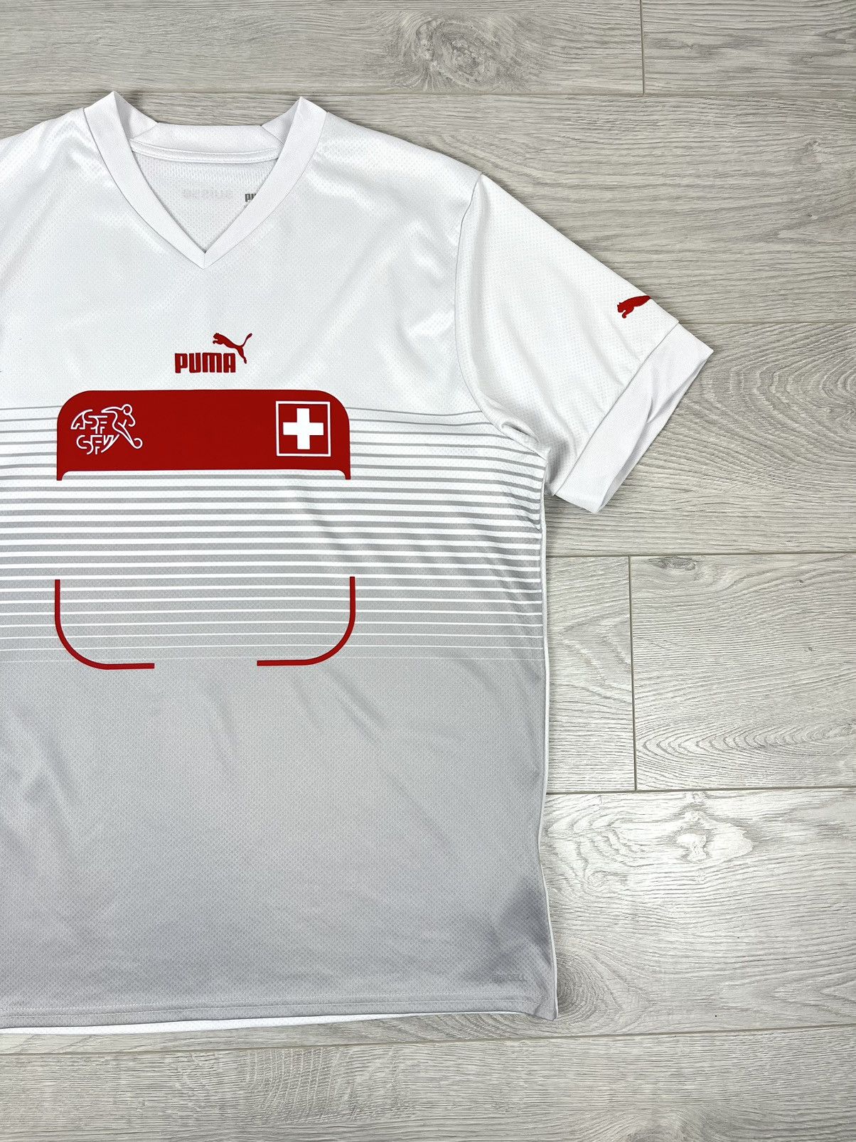 Puma Puma Switzerland 2022 Soccer Team Away Jersey Shirt Size US L / EU 52-54 / 3 - 2 Thumbnail