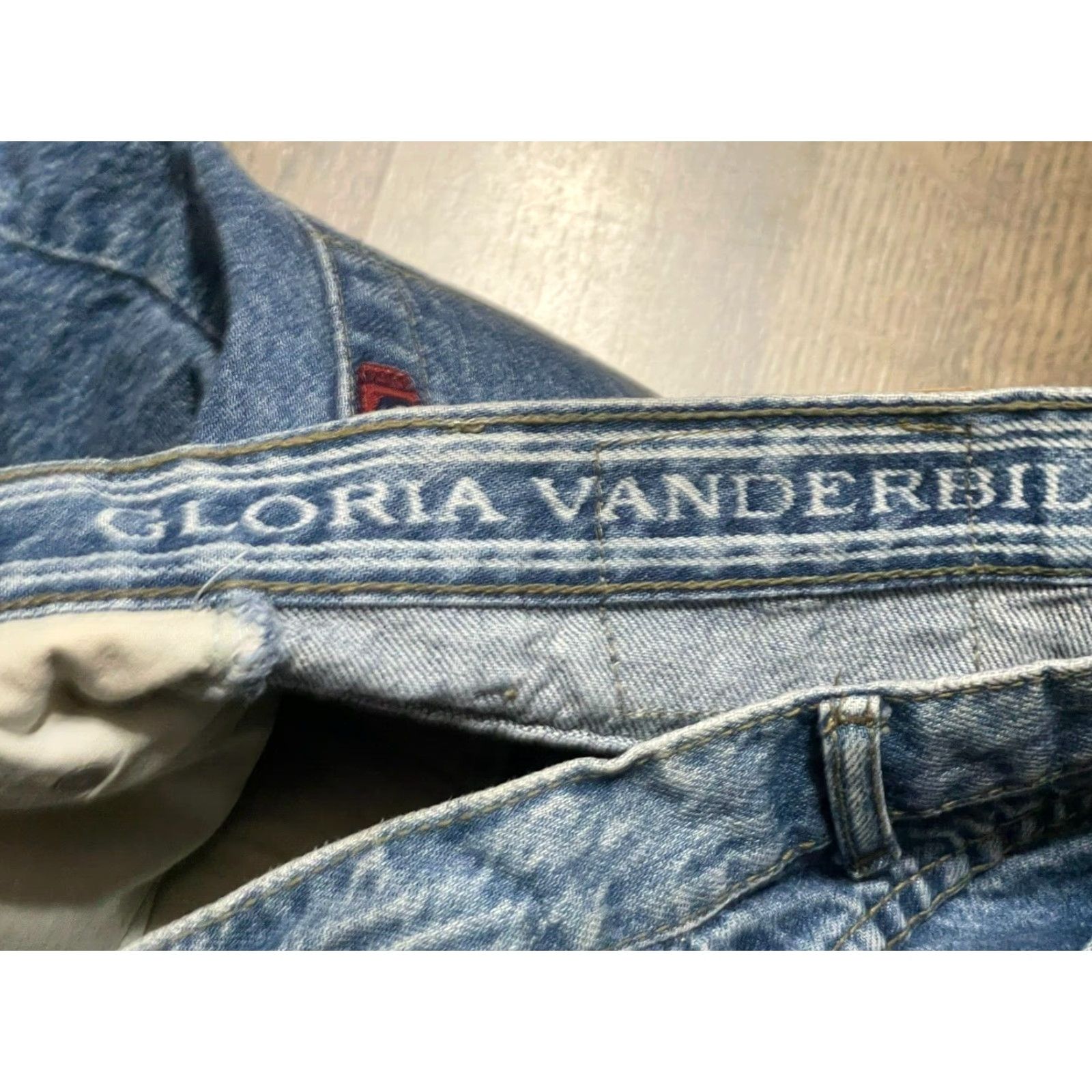 Gloria Vanderbilt Gloria Vanderbilt Shorts Women's 8 Blue Denim Cuffed Pockets Bermuda Bermuda Shorts Size 30" / US 8 / IT 44 - 5 Thumbnail