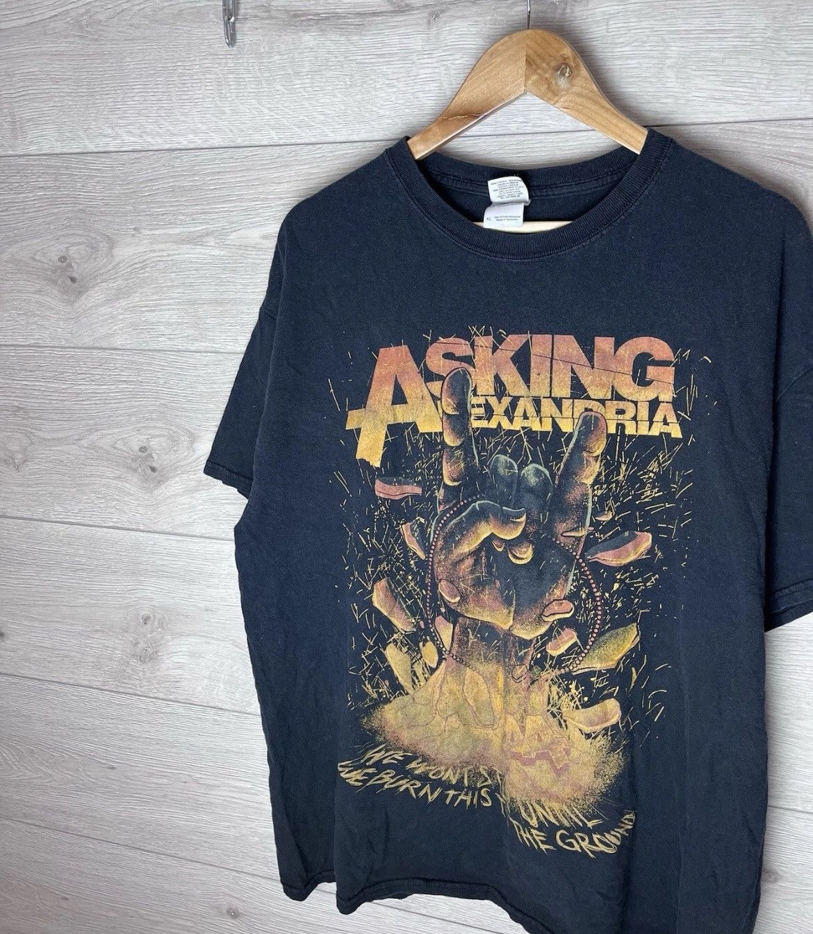 Fruit Of The Loom Vintage men’s t-shirt Asking Alexandria size Xl Size US XL / EU 56 / 4 - 3 Thumbnail