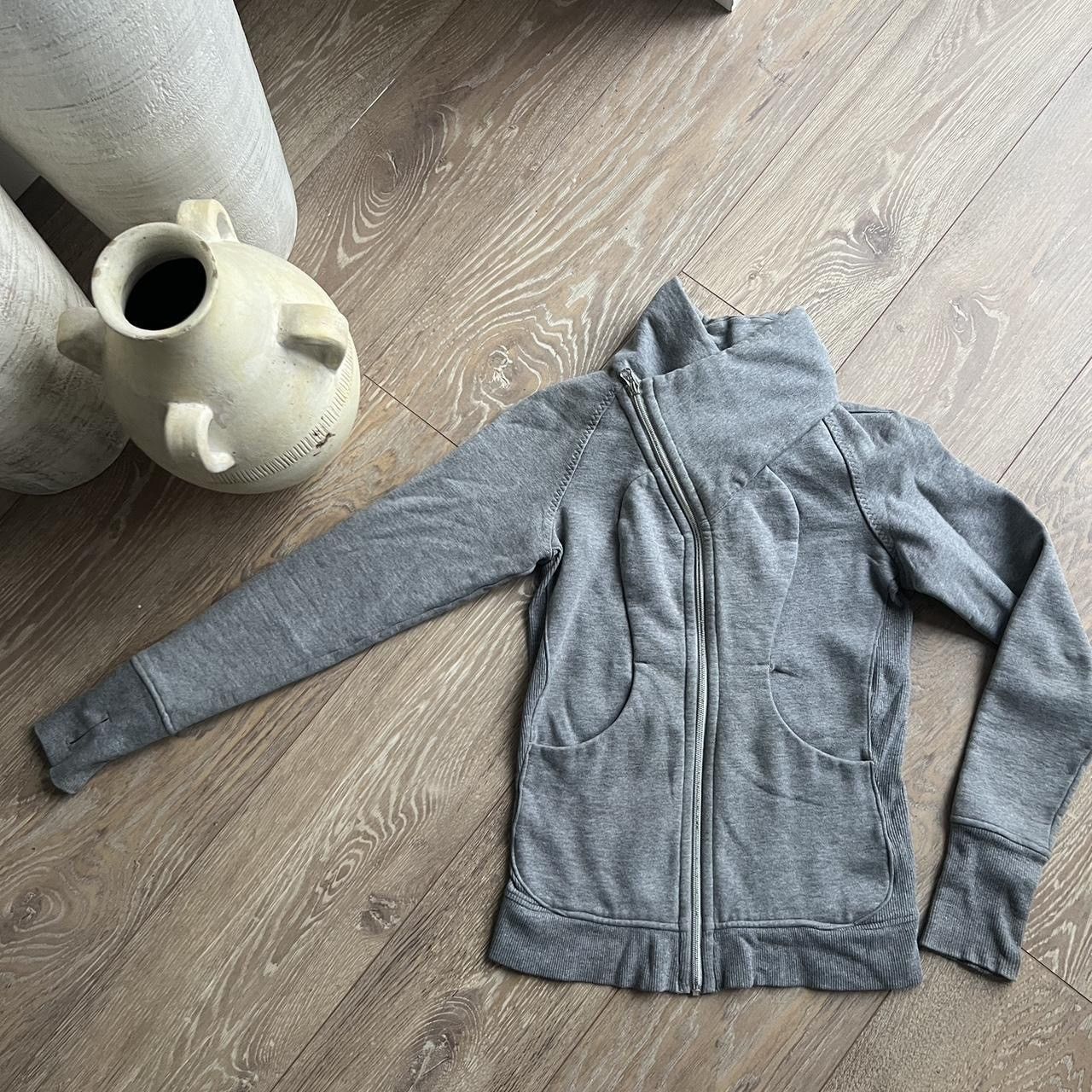Lululemon Lululemon Zip Up Sweater Size XS / US 0-2 / IT 36-38 - 1 Thumbnail