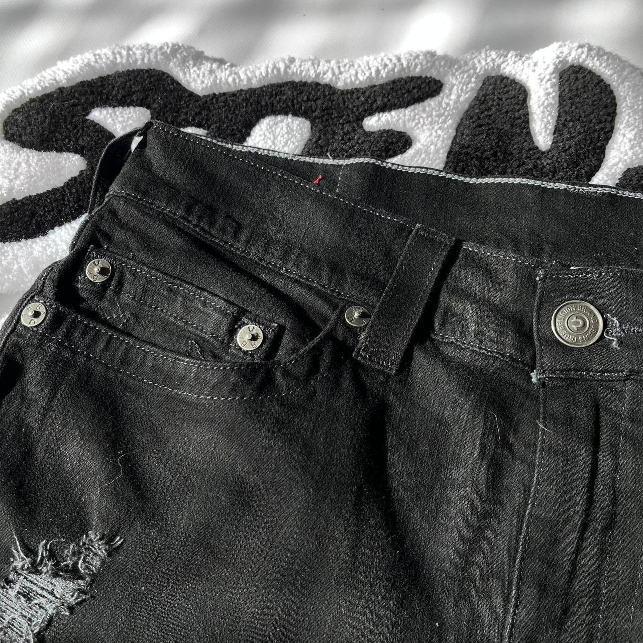 True Religion × Vintage True Religion Geno Shorts Scorpion Size US 34 / EU 50 - 6 Thumbnail