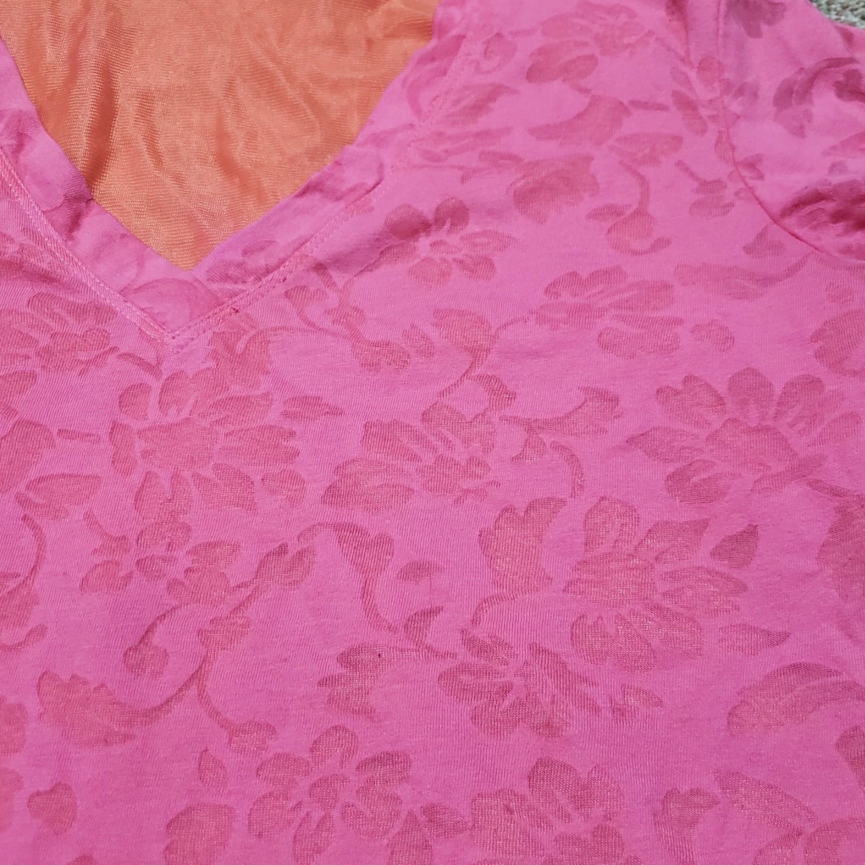 Vintage VINTAGE Tiara International Shirt Women’s Large Pink Floral All Over V Neck Short Sleeve Knit T-Shirt Casual Summer fallspringwinter Size L / US 10 / IT 46 - 3 Thumbnail