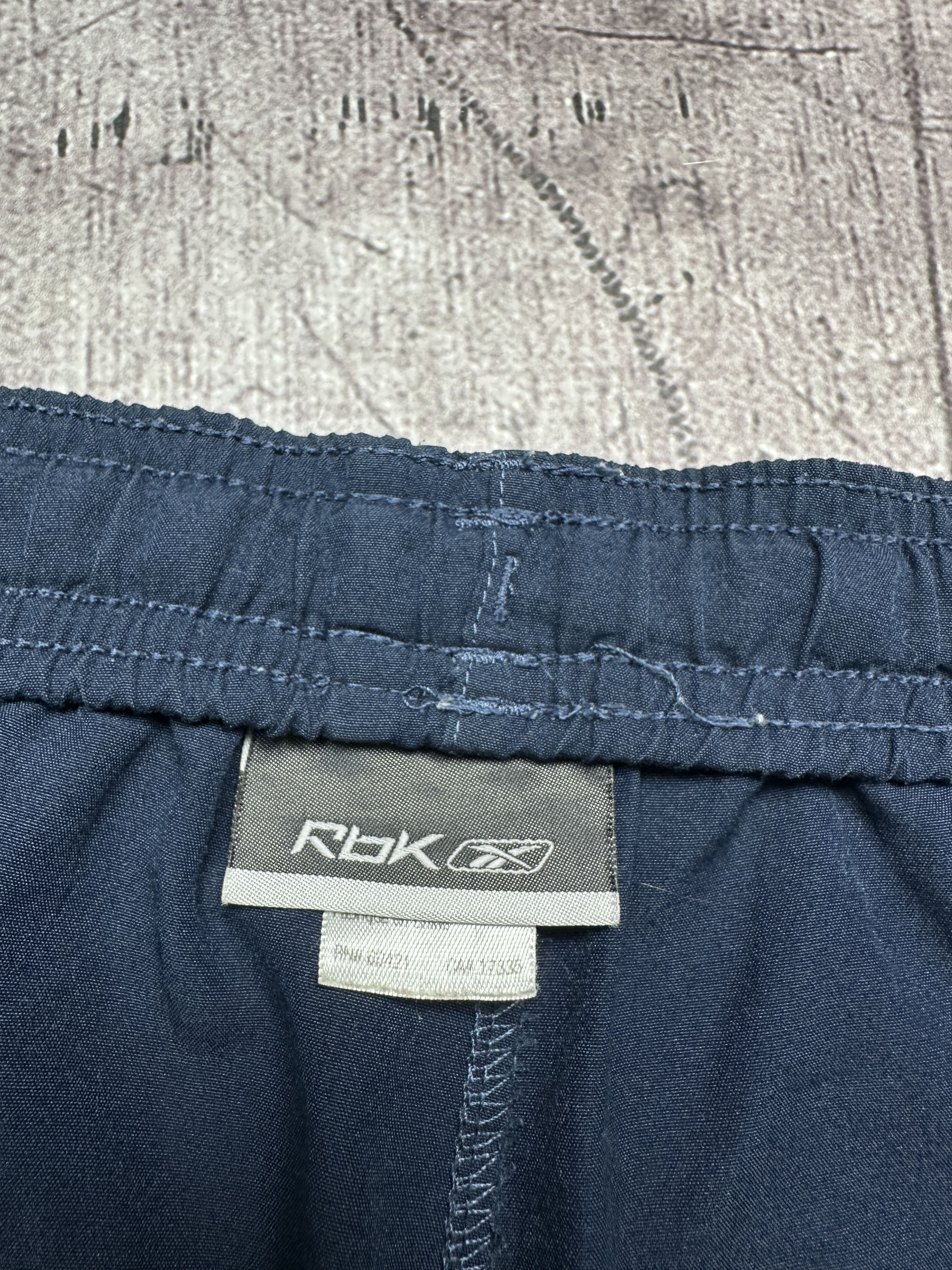 Reebok Reebok Vintage Mens Nylon Shorts Size US 32 / EU 48 - 5 Thumbnail