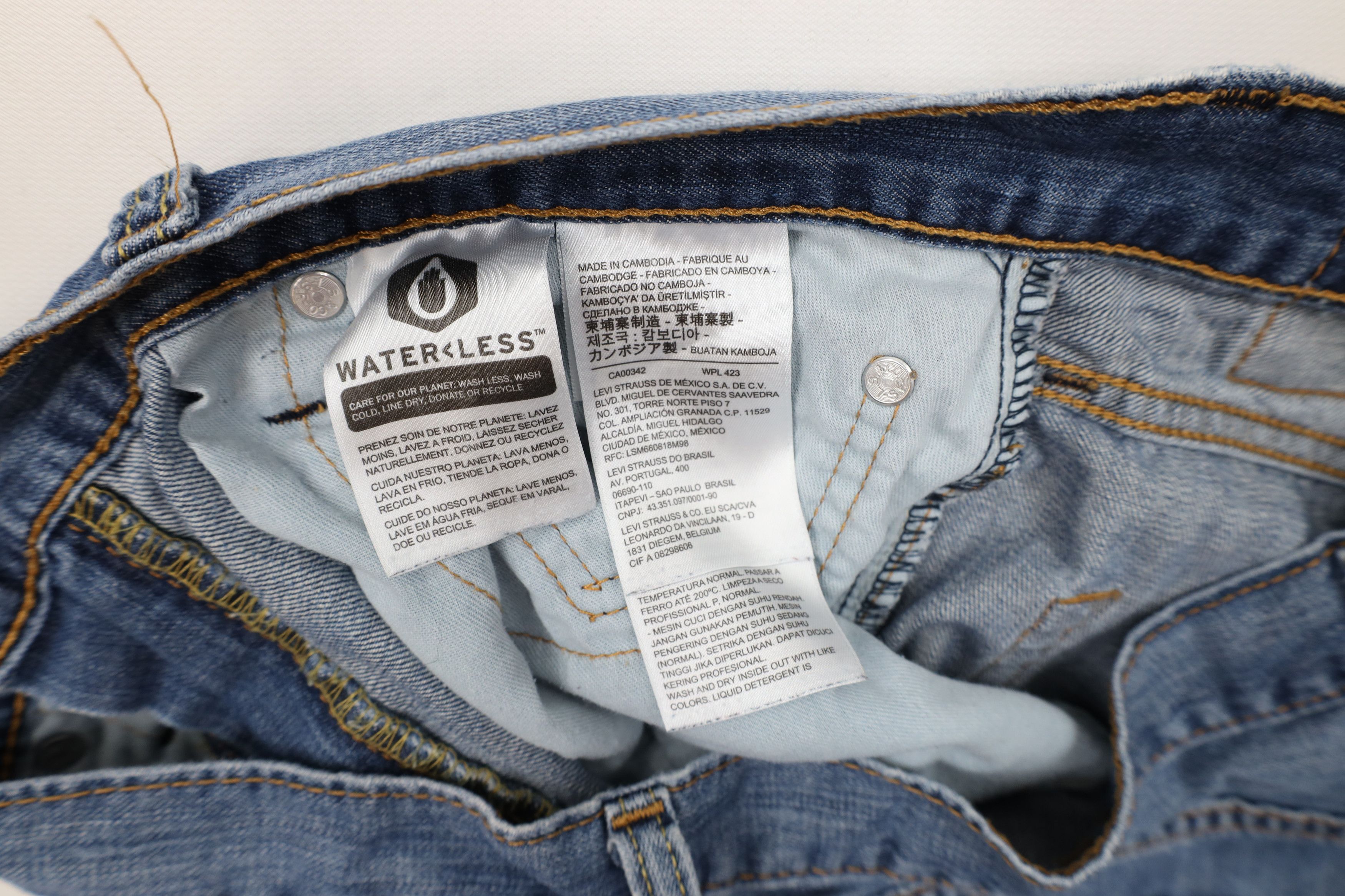 Levi's Vintage Y2K Levis 527 Fit Bootcut Wide Leg Denim Jeans Blue Size US 34 / EU 50 - 8 Thumbnail