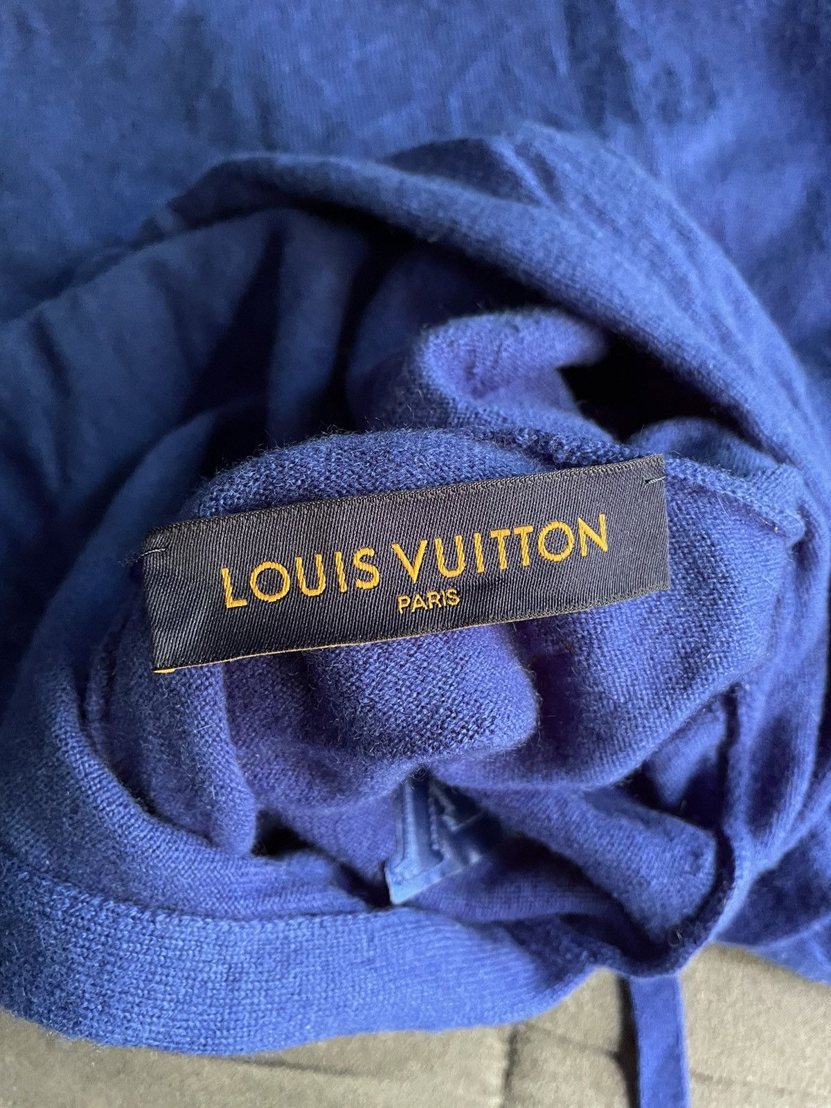 Louis Vuitton Louis Vuitton LVSE Embossed Logo Cashmere Hoodie Size US XL / EU 56 / 4 - 7 Thumbnail