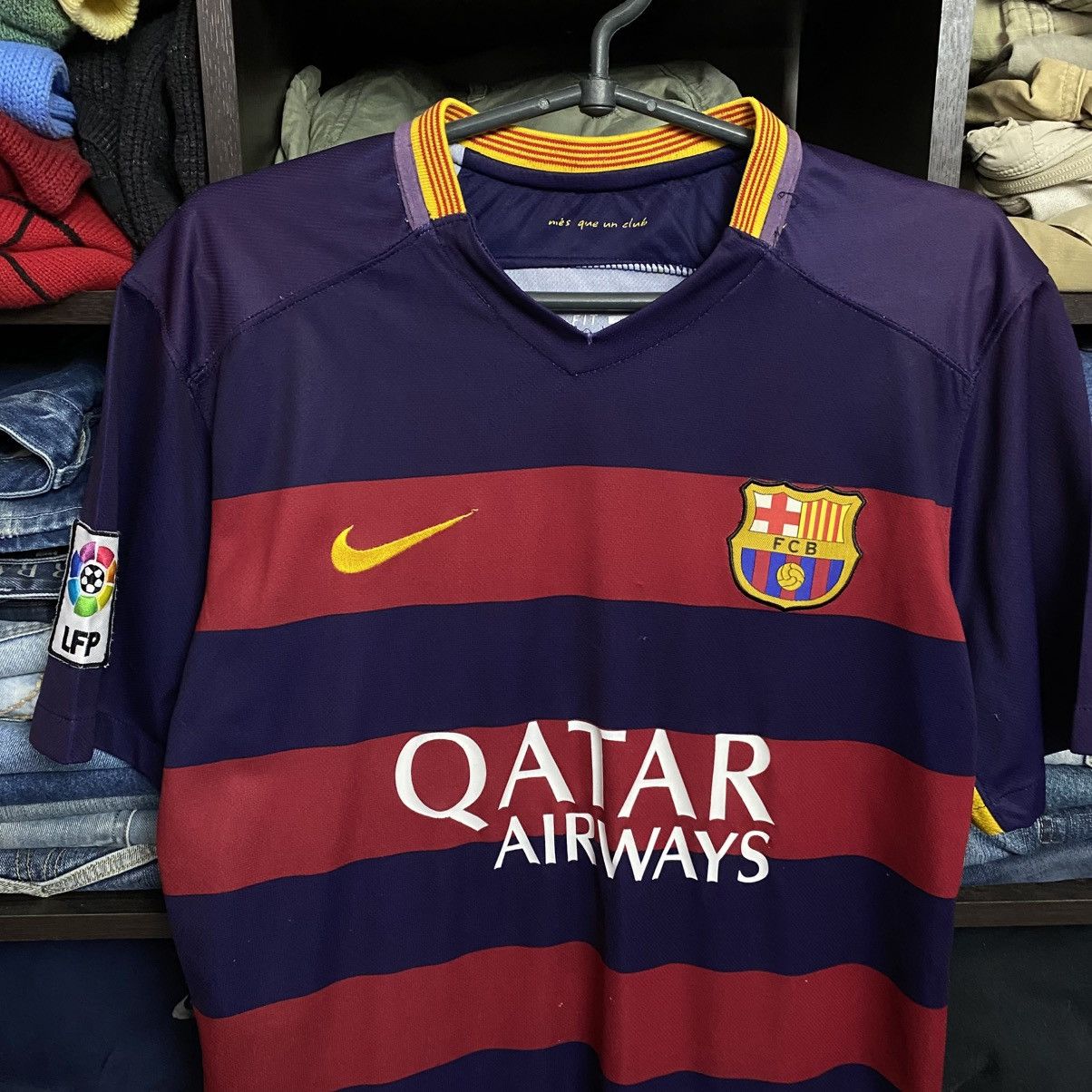 Nike Vintage Nike FC Barcelona 2015 Home Soccer jersey size M Size US M / EU 48-50 / 2 - 2 Thumbnail