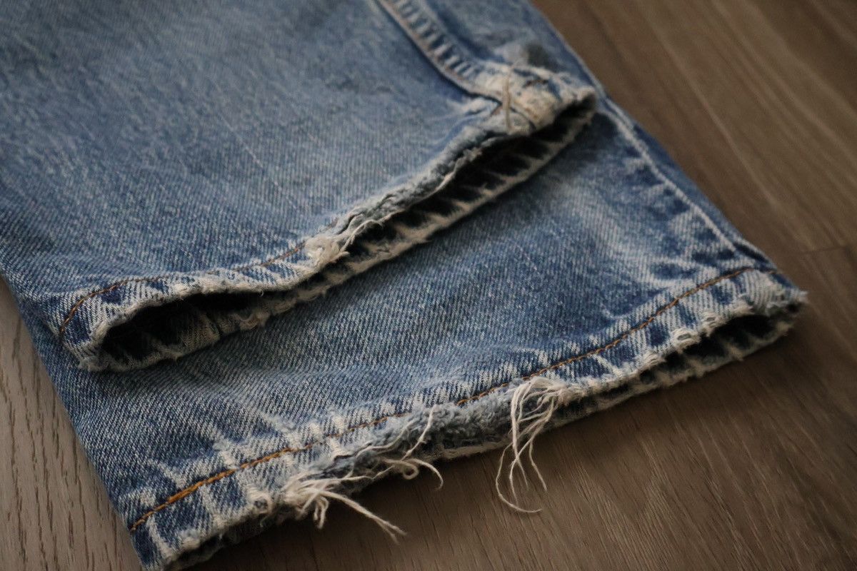 Levi's Vintage Levi’s 505 – Light Wash Distressed Denim Size US 34 / EU 50 - 4 Thumbnail