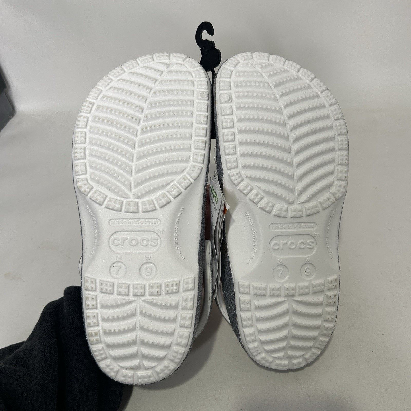 Crocs Crocs Classic Clog Glitter “Metallic Silver” 207551-90H Size US 9 / IT 39 - 4 Thumbnail