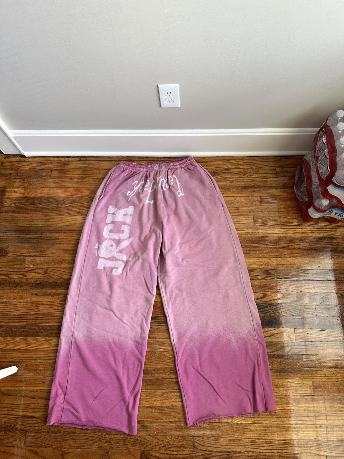 Travis Scott Cactus jack x Playboy sweatpants Size US 34 / EU 50 - 6 Thumbnail
