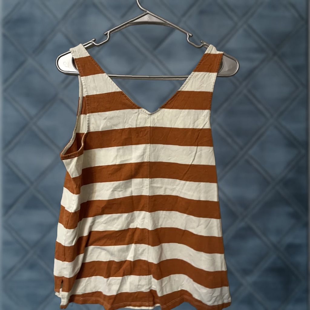 Vintage VINTAGE Universal Thread Tank Top Womens L White Orange Stripe Button Front Tank Top Womens L Orange White Stripe Shirt? Size L / US 10 / IT 46 - 1 Thumbnail