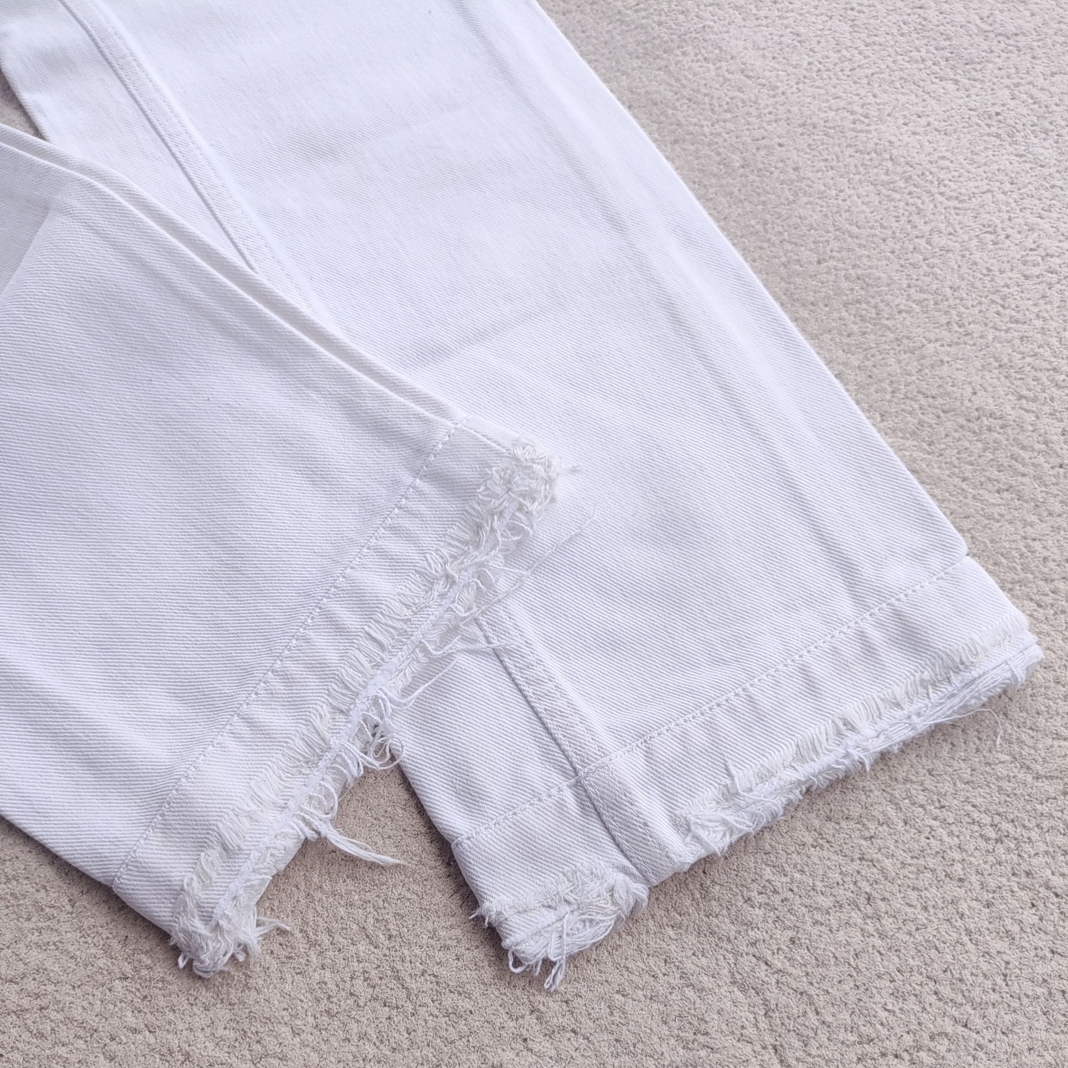 Dolce & Gabbana D&G Logo Plaque Distressed White Jeans Size US 30 / EU 46 - 7 Thumbnail