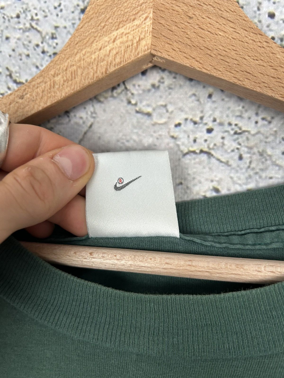 Nike Vintage Nike Grey Tag Tee USA Streetwear Baggy Sportswear Size US L / EU 52-54 / 3 - 6 Thumbnail