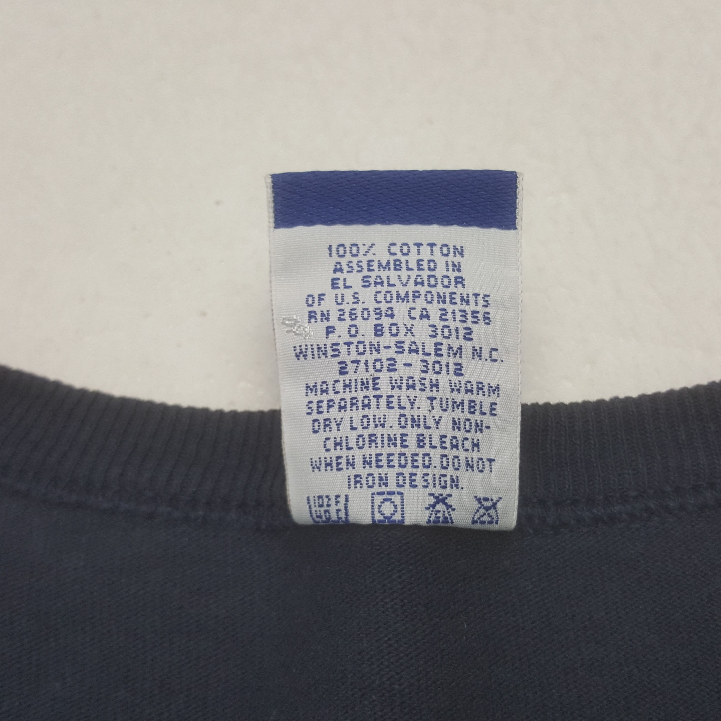 Champion × Vintage Vintage Champion Small Logo Nice Tshirt Size US XL / EU 56 / 4 - 5 Thumbnail