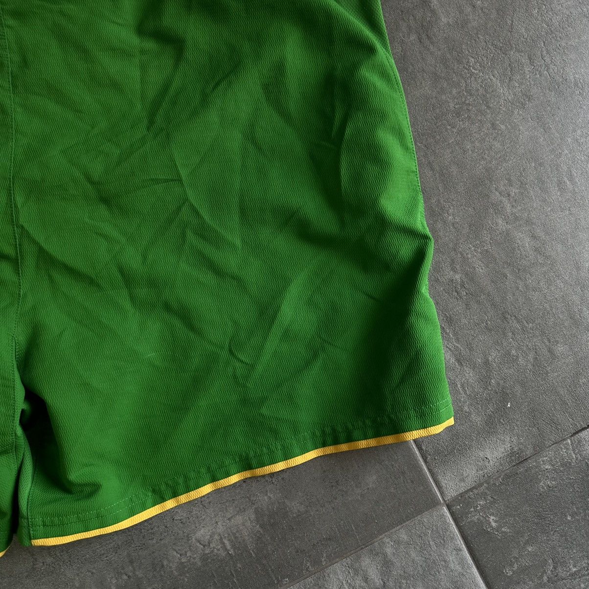 Nike × Vintage Vintage Nike The Celtic Football Club Shorts Y2K Sport-wear Size US 38 / EU 54 - 6 Thumbnail