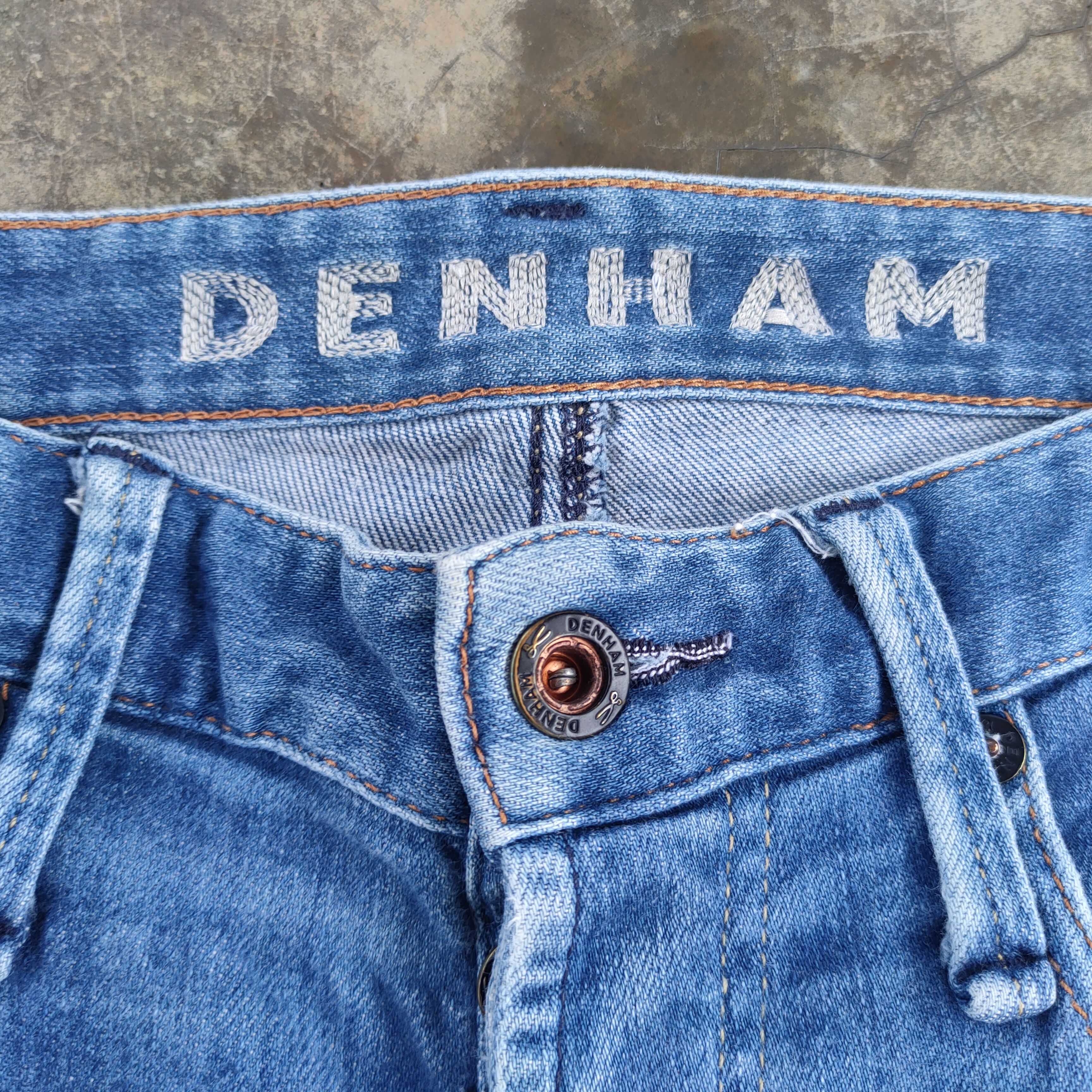 DENHAM VINTAGE DENHAM SKINNY BUTTON FLY FADED RIPPED JEANS PANTS Size US 31 - 9 Thumbnail