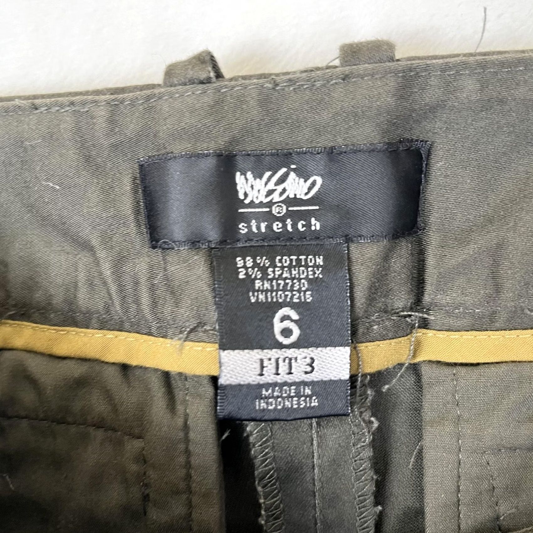Mossimo VINTAGE Mossimo Capri Pants Womens 6 Green Twill Chino Stretch Crop Y2K Size 28" / US 6 / IT 42 - 4 Thumbnail