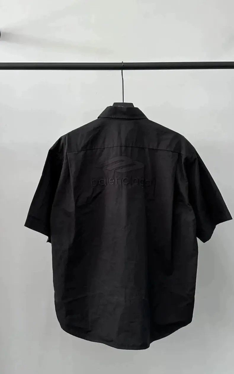Balenciaga o1la1rc1a0226 S/S Large Fit Shirt In Black Size US S / EU 44-46 / 1 - 3 Thumbnail