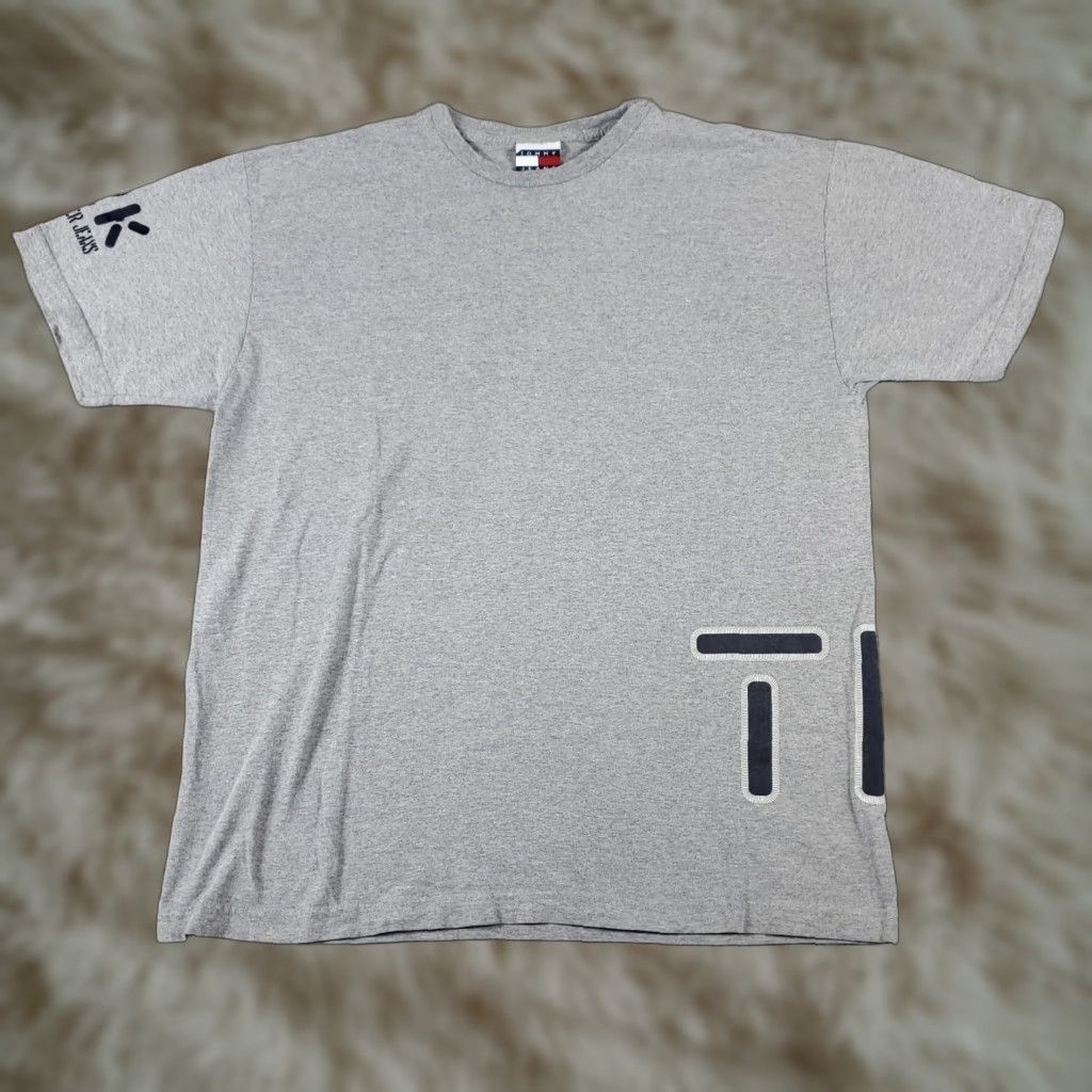 Tommy Hilfiger Tommy Hilfiger T-Shirt Men’s Medium Gray Crew Neck Short Sleeve Casual Cotton Logo Verbiage (Classic Modern American) Mens Size US M / EU 48-50 / 2 - 1 Thumbnail