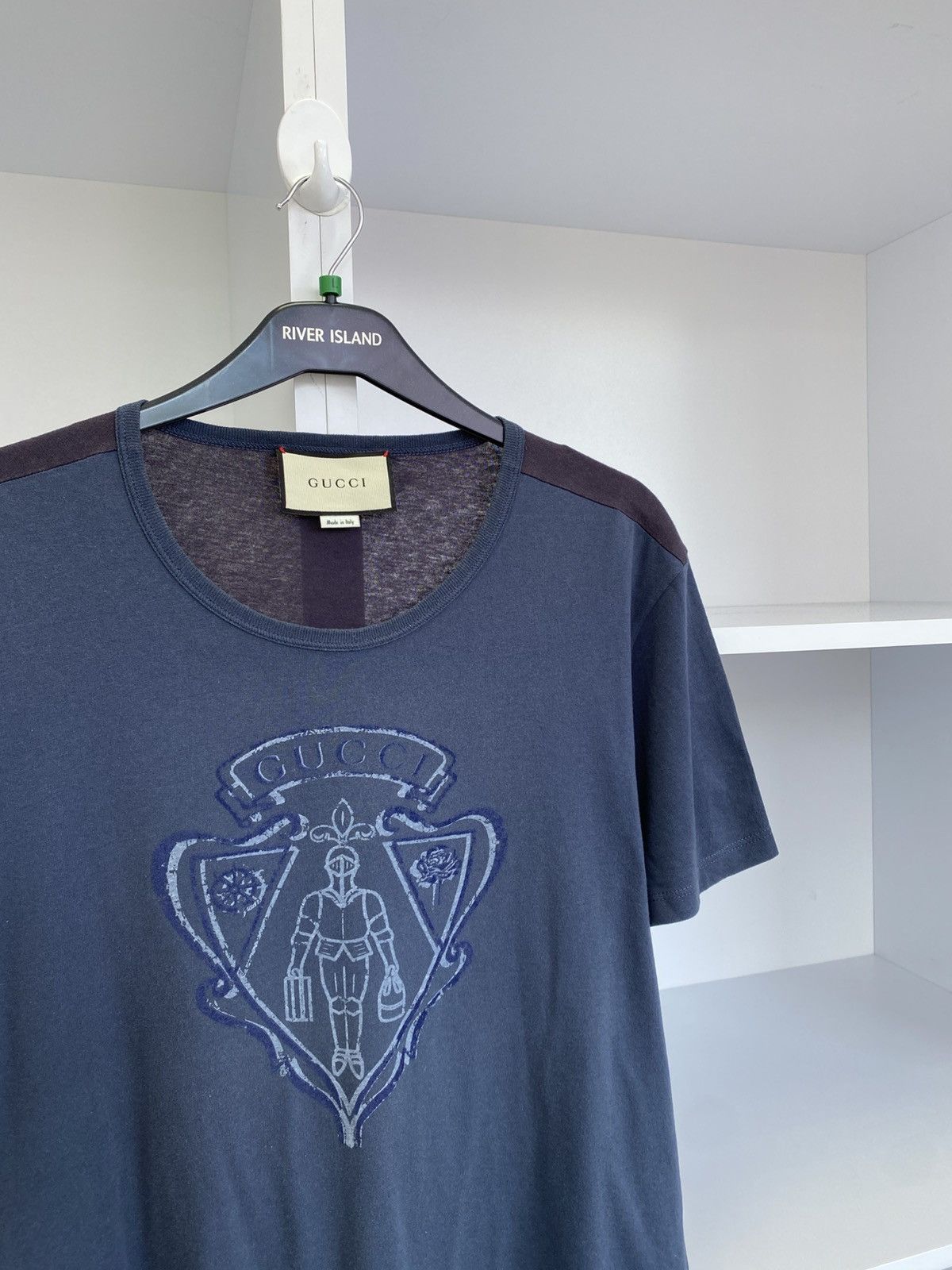 Gucci Vintage Gucci Medieval knight Classic logo tee Size US L / EU 52-54 / 3 - 5 Thumbnail