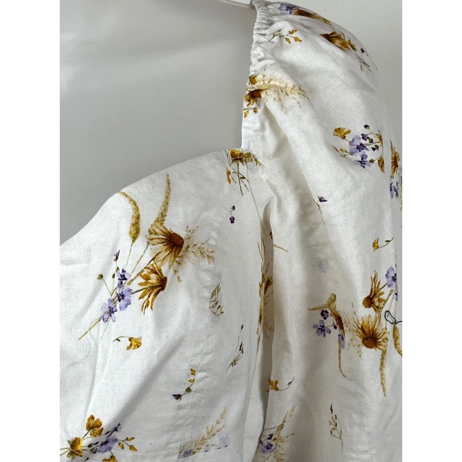 H&M H&M Crop Top Womens L White Floral Puff Sleeve Cropped Slouchy Back Smocked Back Size L / US 10 / IT 46 - 3 Thumbnail