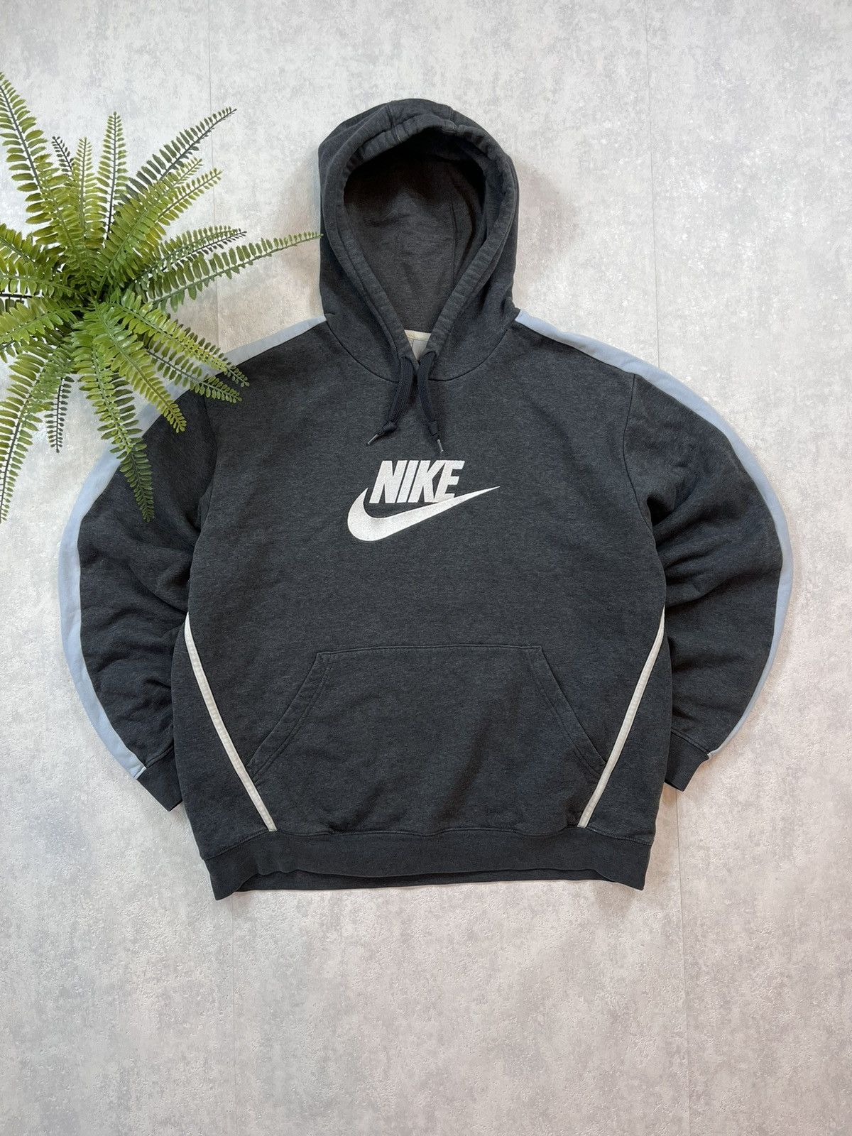 Nike 90’a NIKE BIG CENTR SWOOSH LOGO Y2K RARE HOODIE RETRO Size US L / EU 52-54 / 3 - 1 Thumbnail
