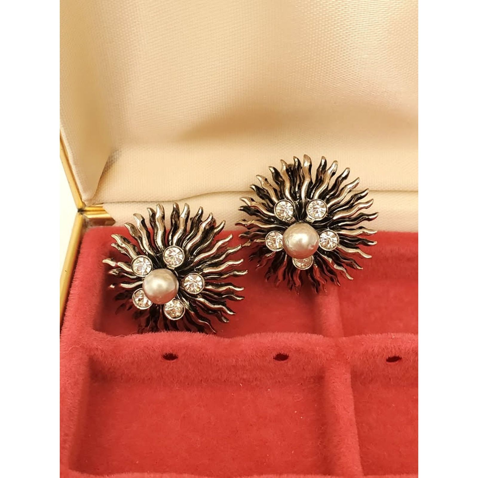 Other Vintage Bergere Sunburst Clip-On Earrings Size ONE SIZE - 1 Thumbnail