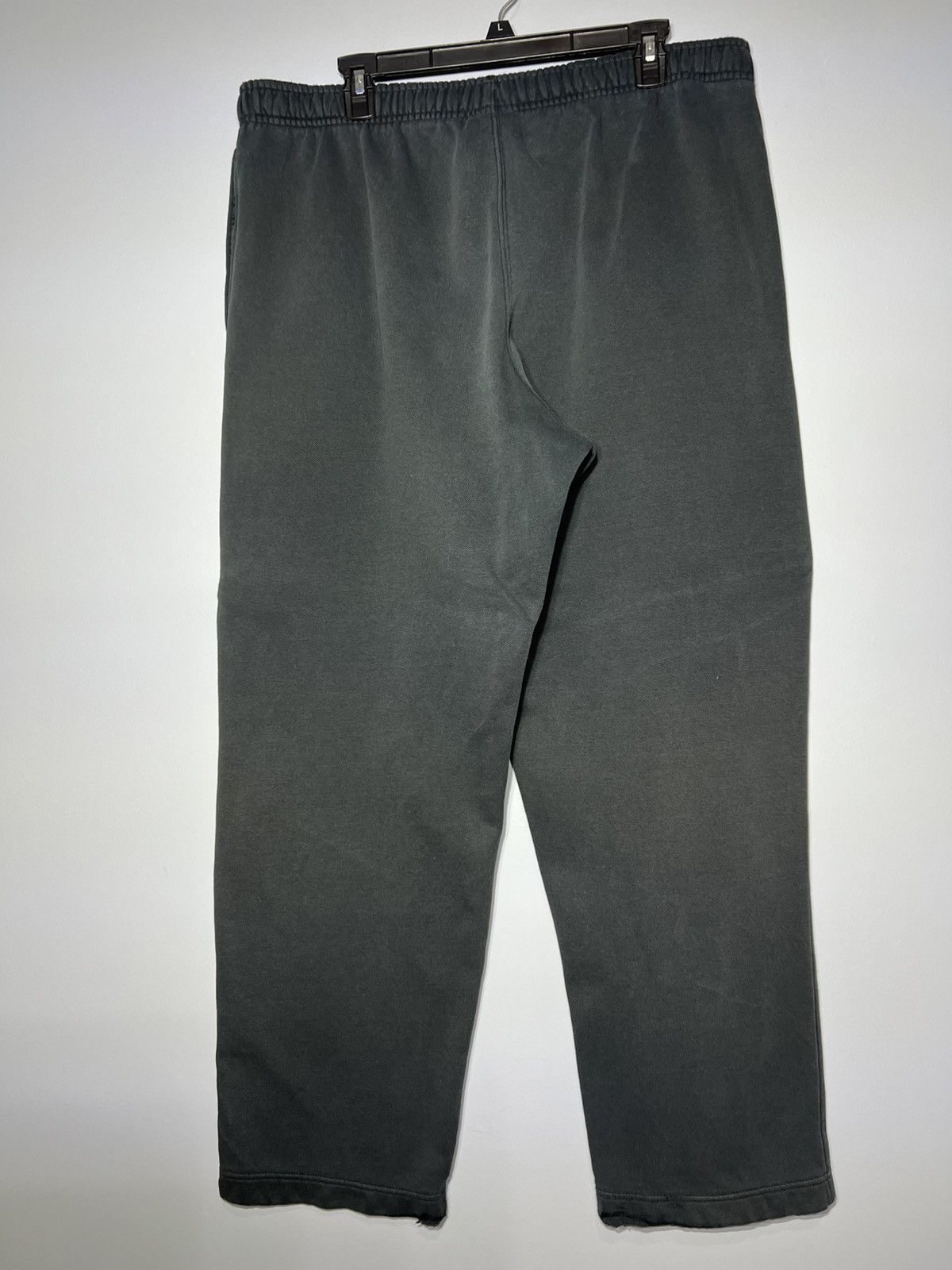 Nike Y2K Nike Sweatpants Embroidered Swoosh Grey Tag Faded Sz L Size US 32 / EU 48 - 3 Thumbnail