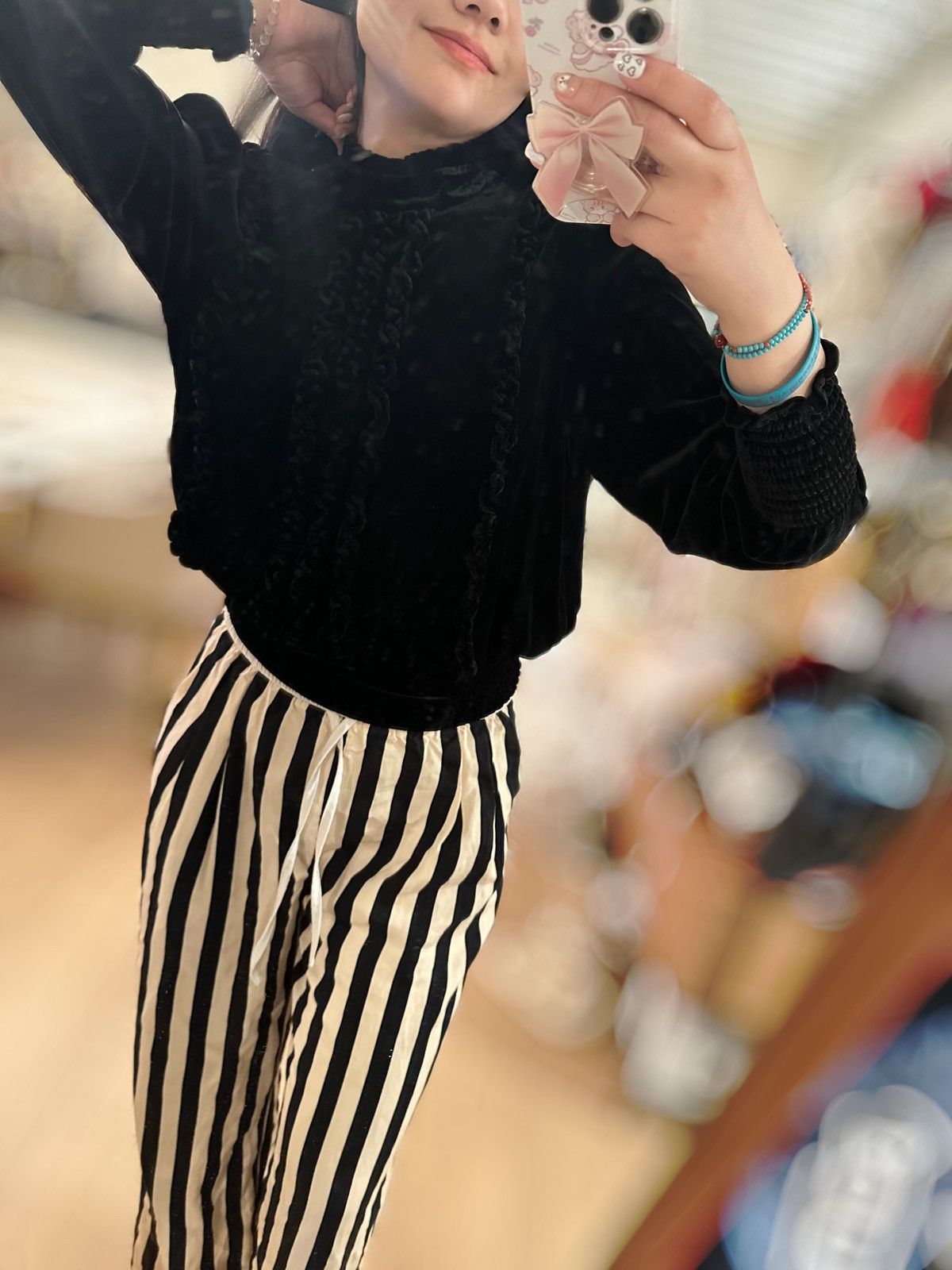 Frame Frame Ruffled Velvet Turtleneck Top Size XS Size XS / US 0-2 / IT 36-38 - 2 Thumbnail